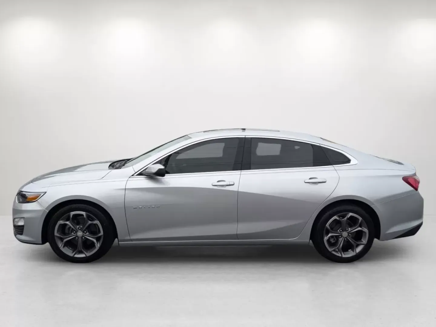 2021 /Jet Black Chevrolet Malibu LT (1G1ZD5STXMF) with an Other engine, located at 1430 Gateway Drive, Opelika, AL, 36801, (334) 239-0944, 32.637871, -85.409790 - **Elevate Your Daily Drive with the 2021 Chevrolet Malibu LT from Gils Auto!**<br /> <br /> Are you looking for a sleek, reliable sedan that comfortably accommodates your family's daily journey or weekend adventures? Look no further than the stunning 2021 Chevrolet Malibu LT, available now at Gils A - Photo#8