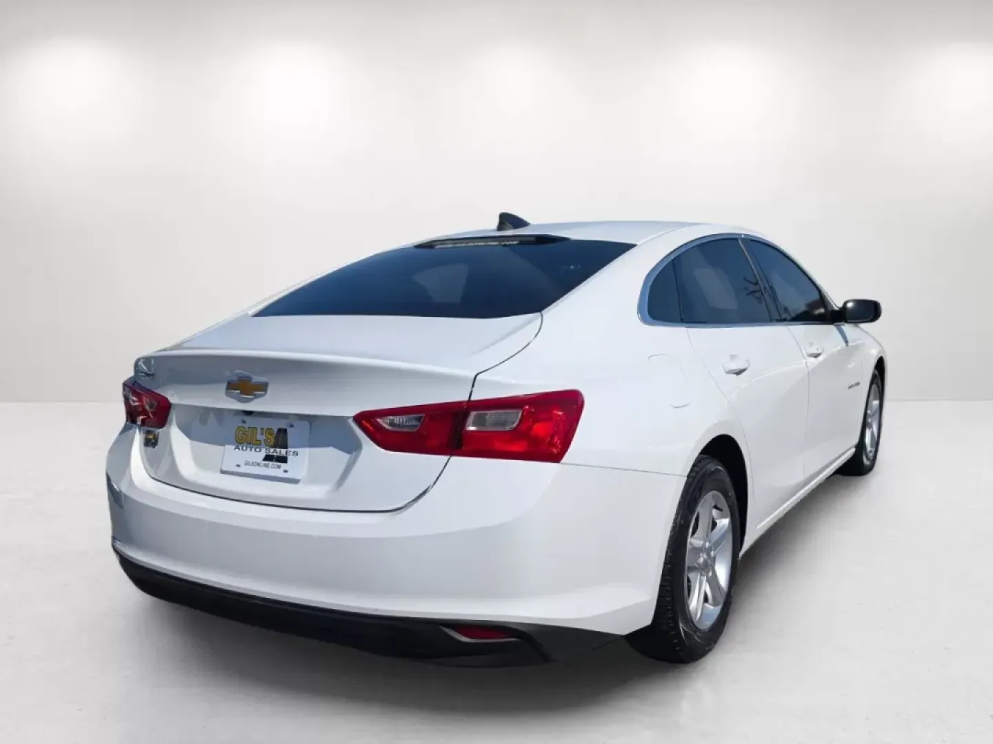 2021 /Dark Atmosphere/ Medium Ash Gray Chevrolet Malibu LS (1G1ZC5ST0MF) with an Other engine, located at 3959 U.S. 80 W, Phenix City, AL, 36870, (334) 297-4885, 32.469296, -85.135185 - **Elevate Your Everyday Commute with the 2021 Chevrolet Malibu LS**<br /> <br /> Are you looking for a reliable sedan that fits seamlessly into your busy lifestyle? Look no further than the 2021 Chevrolet Malibu LS, available now at Gils Auto in Phenix City, AL. Perfectly designed for daily commutes - Photo#5