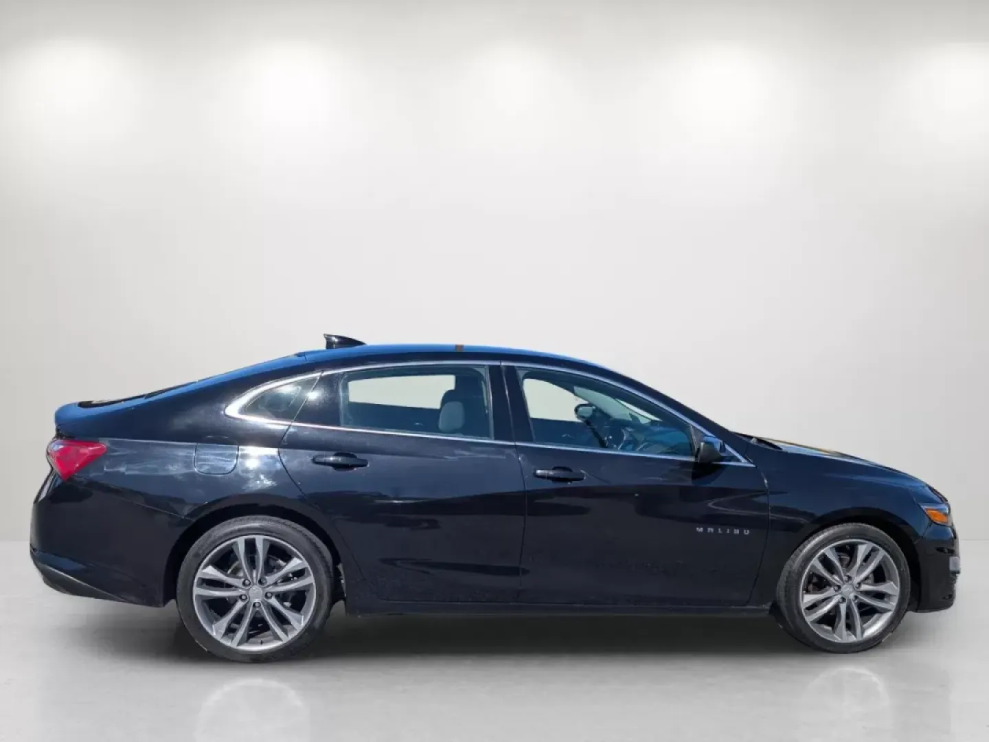 2021 /Jet Black Chevrolet Malibu LT (1G1ZD5ST7MF) with an Other engine, located at 3959 U.S. 80 W, Phenix City, AL, 36870, (334) 297-4885, 32.469296, -85.135185 - **Elevate Your Daily Drive with the 2021 Chevrolet Malibu LT - Your Perfect Commuter Companion!**<br /> <br /> Are you searching for a reliable sedan that fits seamlessly into your daily routine? Look no further than this stunning 2021 Chevrolet Malibu LT, available now at Gils Auto in Phenix City, - Photo#4