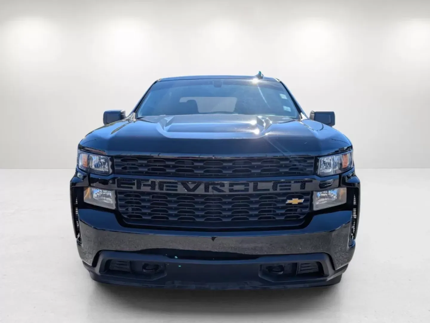 2021 /Jet Black Chevrolet Silverado 1500 Custom (1GCUYBEFXMZ) with an Other engine, located at 7000 Northlake Connector, Columbus, GA, 31904, (706) 987-8085, 32.524975, -84.978134 - Unleash your adventurous spirit with the 2021 Chevrolet Silverado 1500, an ideal companion whether you're navigating the daily grind or embarking on weekend getaways. Offering a perfect blend of rugged capability and modern technology, this pickup truck ensures comfort and performance, making it a t - Photo#1
