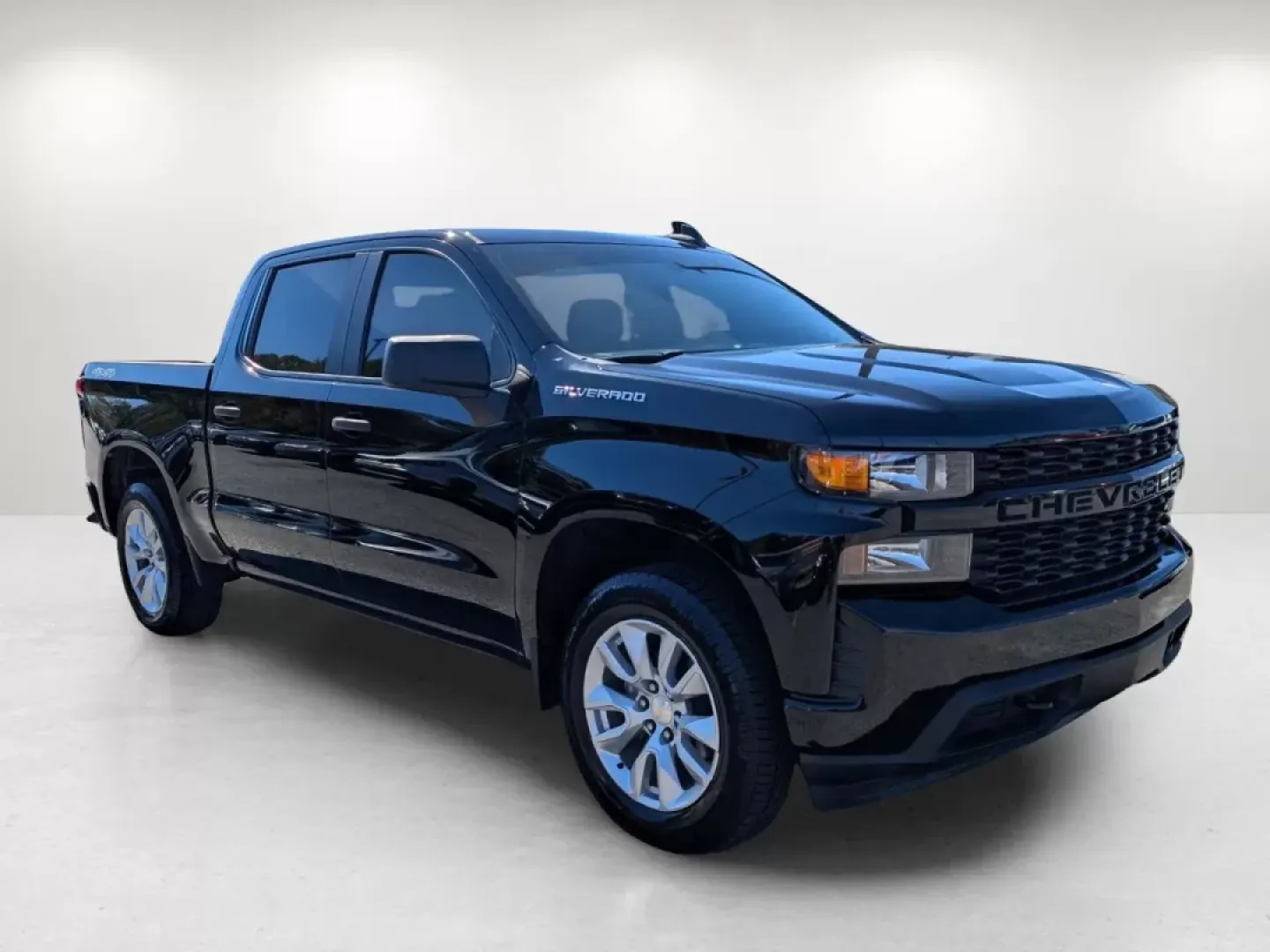 2021 /Jet Black Chevrolet Silverado 1500 Custom (1GCUYBEFXMZ) with an Other engine, located at 7000 Northlake Connector, Columbus, GA, 31904, (706) 987-8085, 32.524975, -84.978134 - Unleash your adventurous spirit with the 2021 Chevrolet Silverado 1500, an ideal companion whether you're navigating the daily grind or embarking on weekend getaways. Offering a perfect blend of rugged capability and modern technology, this pickup truck ensures comfort and performance, making it a t - Photo#2