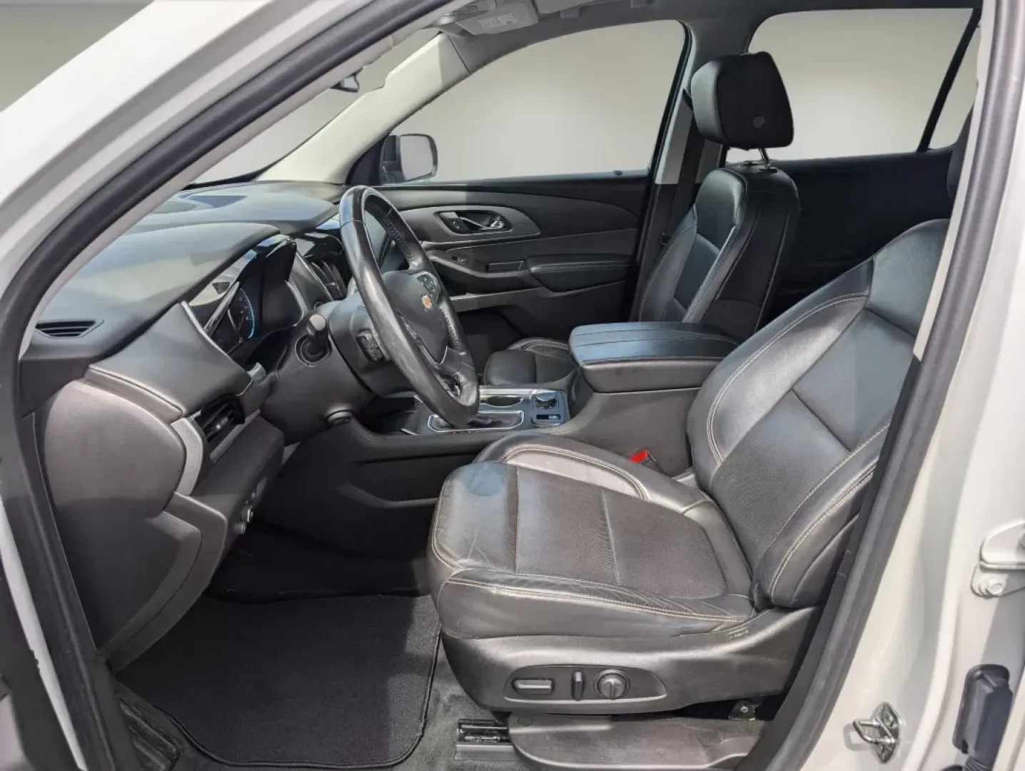 2021 /Jet Black Chevrolet Traverse Premier (1GNERKKW5MJ) with an Other engine, located at 5115 14th Ave., Columbus, GA, 31904, (706) 323-0345, 32.511494, -84.971046 - **Discover Your Adventure with the 2021 Chevrolet Traverse Premier at Gils Auto - Phenix City!**<br /> <br /> Are you ready to embark on new adventures, whether it's family road trips, daily commutes, or weekend getaways? The 2021 Chevrolet Traverse Premier is the ultimate SUV designed for those who - Photo#9