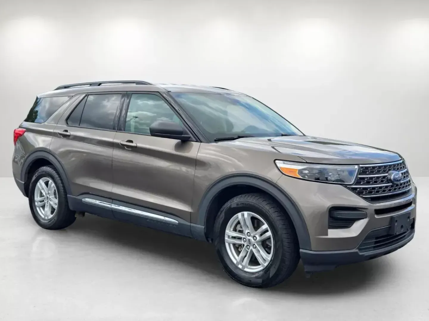 2021 Ford Explorer XLT (1FMSK7DH2MG) with an Other engine, located at 7000 Northlake Connector, Columbus, GA, 31904, (706) 987-8085, 32.524975, -84.978134 - ### Discover Your Next Adventure: 2021 Ford Explorer XLT at Gils Auto - Columbus #2<br /> <br /> Are you ready to elevate your family outings, weekend getaways, or daily commutes? The 2021 Ford Explorer XLT is the perfect SUV for those seeking a blend of comfort, performance, and versatility. With i - Photo#2
