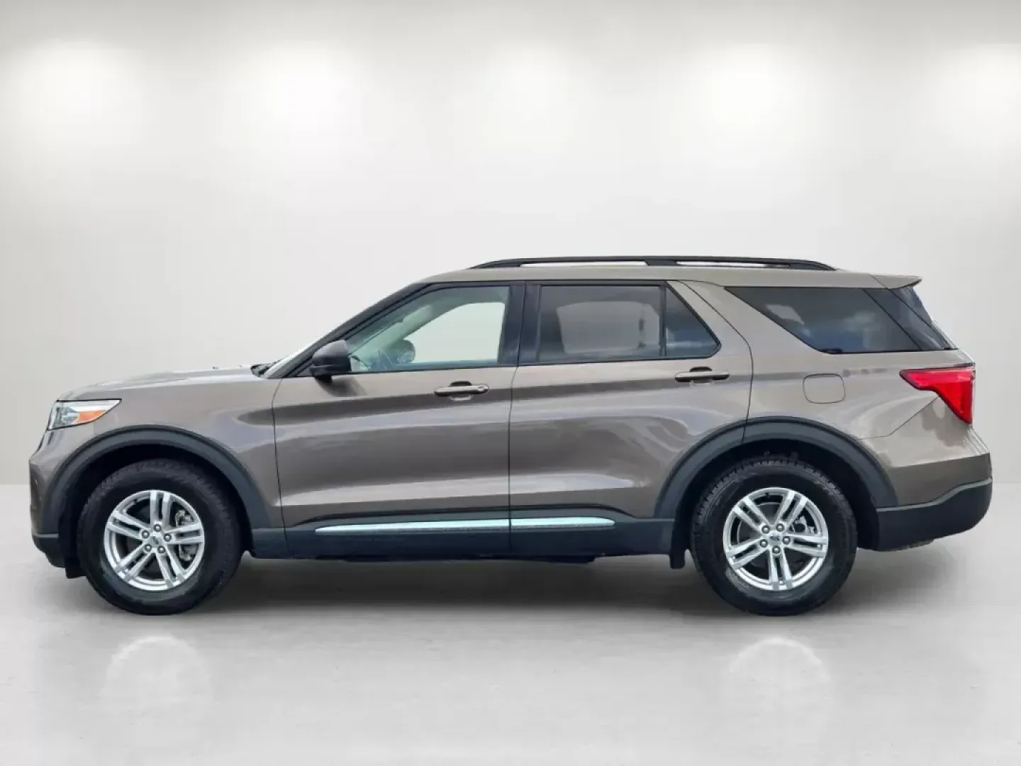 2021 Ford Explorer XLT (1FMSK7DH2MG) with an Other engine, located at 7000 Northlake Connector, Columbus, GA, 31904, (706) 987-8085, 32.524975, -84.978134 - ### Discover Your Next Adventure: 2021 Ford Explorer XLT at Gils Auto - Columbus #2<br /> <br /> Are you ready to elevate your family outings, weekend getaways, or daily commutes? The 2021 Ford Explorer XLT is the perfect SUV for those seeking a blend of comfort, performance, and versatility. With i - Photo#7