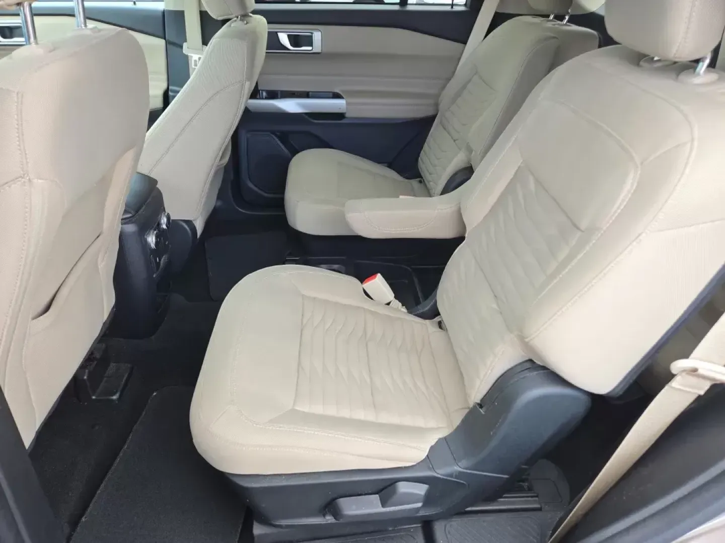 2021 Ford Explorer XLT (1FMSK7DH2MG) with an Other engine, located at 7000 Northlake Connector, Columbus, GA, 31904, (706) 987-8085, 32.524975, -84.978134 - ### Discover Your Next Adventure: 2021 Ford Explorer XLT at Gils Auto - Columbus #2<br /> <br /> Are you ready to elevate your family outings, weekend getaways, or daily commutes? The 2021 Ford Explorer XLT is the perfect SUV for those seeking a blend of comfort, performance, and versatility. With i - Photo#12
