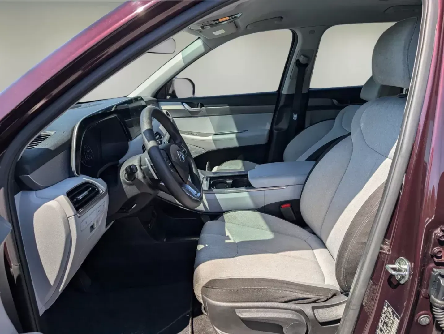 2021 /Gray Hyundai Palisade SE (KM8R1DHE1MU) with an Other engine, located at 5115 14th Ave., Columbus, GA, 31904, (706) 323-0345, 32.511494, -84.971046 - **Drive Your Next Adventure in Style with the 2021 Hyundai Palisade SE!**<br /> <br /> Are you ready to elevate your family road trips or weekend getaways? The 2021 Hyundai Palisade SE is the SUV that combines style, comfort, and practicality, making it the perfect choice for growing families and ad - Photo#9