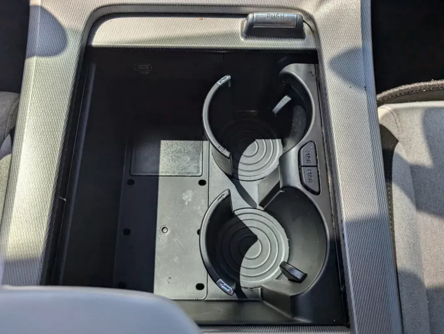 2021 /Gray Hyundai Palisade SE (KM8R1DHE1MU) with an Other engine, located at 5115 14th Ave., Columbus, GA, 31904, (706) 323-0345, 32.511494, -84.971046 - **Drive Your Next Adventure in Style with the 2021 Hyundai Palisade SE!**<br /> <br /> Are you ready to elevate your family road trips or weekend getaways? The 2021 Hyundai Palisade SE is the SUV that combines style, comfort, and practicality, making it the perfect choice for growing families and ad - Photo#13