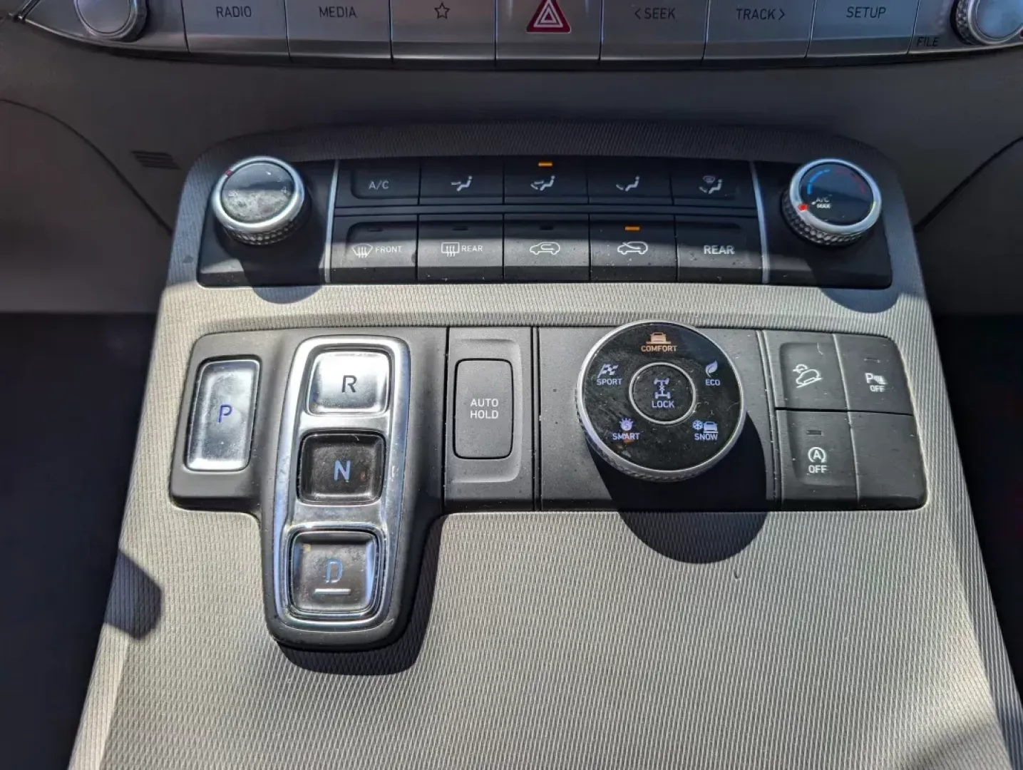 2021 /Gray Hyundai Palisade SE (KM8R1DHE1MU) with an Other engine, located at 5115 14th Ave., Columbus, GA, 31904, (706) 323-0345, 32.511494, -84.971046 - **Drive Your Next Adventure in Style with the 2021 Hyundai Palisade SE!**<br /> <br /> Are you ready to elevate your family road trips or weekend getaways? The 2021 Hyundai Palisade SE is the SUV that combines style, comfort, and practicality, making it the perfect choice for growing families and ad - Photo#14