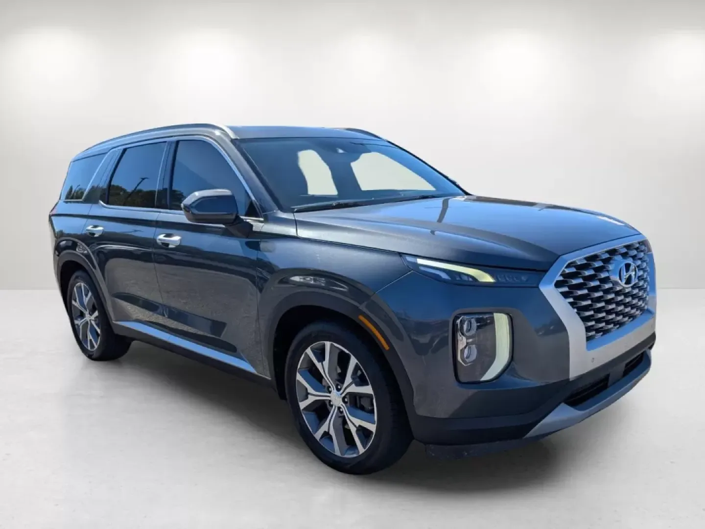 2021 /Gray Hyundai Palisade SEL (KM8R34HE5MU) with an Other engine, located at 1430 Gateway Drive, Opelika, AL, 36801, (334) 239-0944, 32.637871, -85.409790 - **Discover the 2021 Hyundai Palisade SEL: Your Ideal Family SUV for Every Adventure!**<br /> <br /> Are you in the market for a versatile and spacious SUV that caters to both everyday errands and weekend getaways? Look no further! The 2021 Hyundai Palisade SEL is the perfect blend of comfort, techno - Photo#2