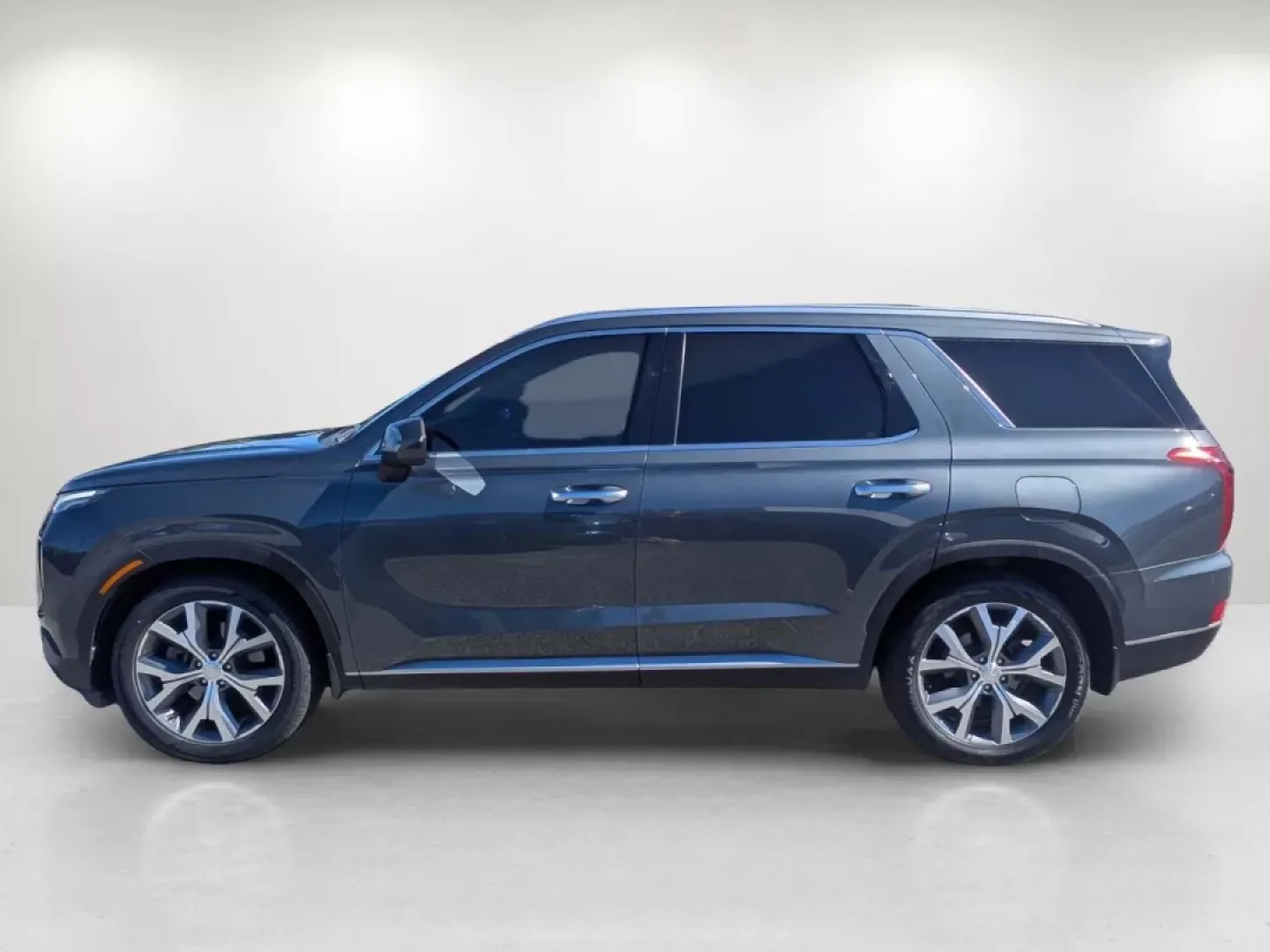 2021 /Gray Hyundai Palisade SEL (KM8R34HE5MU) with an Other engine, located at 1430 Gateway Drive, Opelika, AL, 36801, (334) 239-0944, 32.637871, -85.409790 - **Discover the 2021 Hyundai Palisade SEL: Your Ideal Family SUV for Every Adventure!**<br /> <br /> Are you in the market for a versatile and spacious SUV that caters to both everyday errands and weekend getaways? Look no further! The 2021 Hyundai Palisade SEL is the perfect blend of comfort, techno - Photo#7