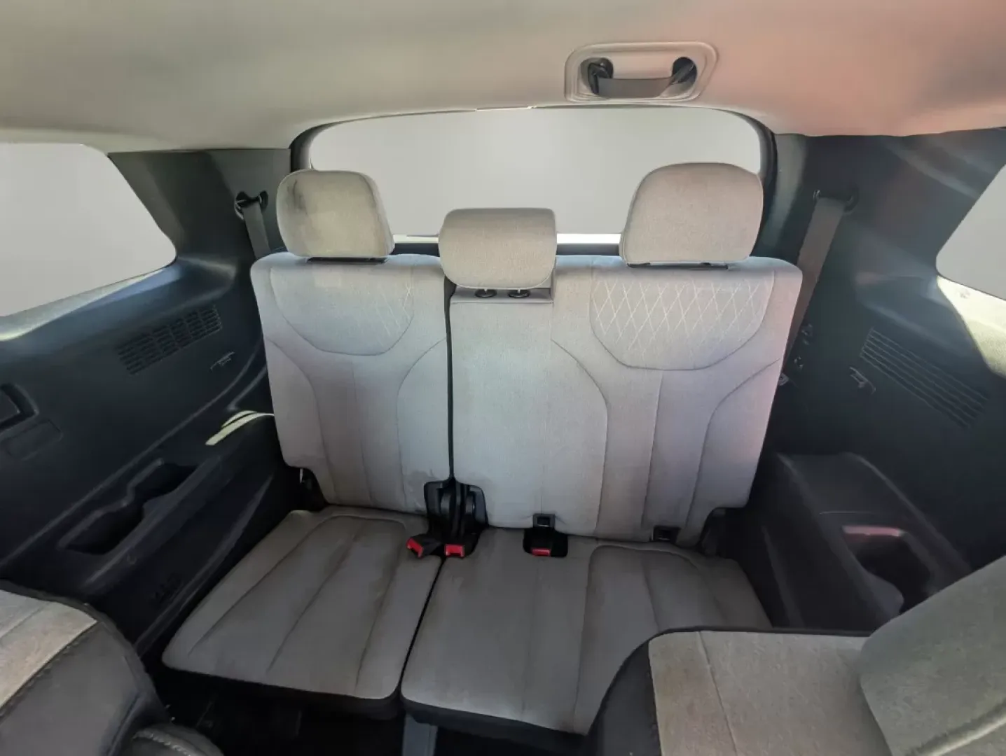 2021 /Gray Hyundai Palisade SEL (KM8R34HE5MU) with an Other engine, located at 1430 Gateway Drive, Opelika, AL, 36801, (334) 239-0944, 32.637871, -85.409790 - **Discover the 2021 Hyundai Palisade SEL: Your Ideal Family SUV for Every Adventure!**<br /> <br /> Are you in the market for a versatile and spacious SUV that caters to both everyday errands and weekend getaways? Look no further! The 2021 Hyundai Palisade SEL is the perfect blend of comfort, techno - Photo#11