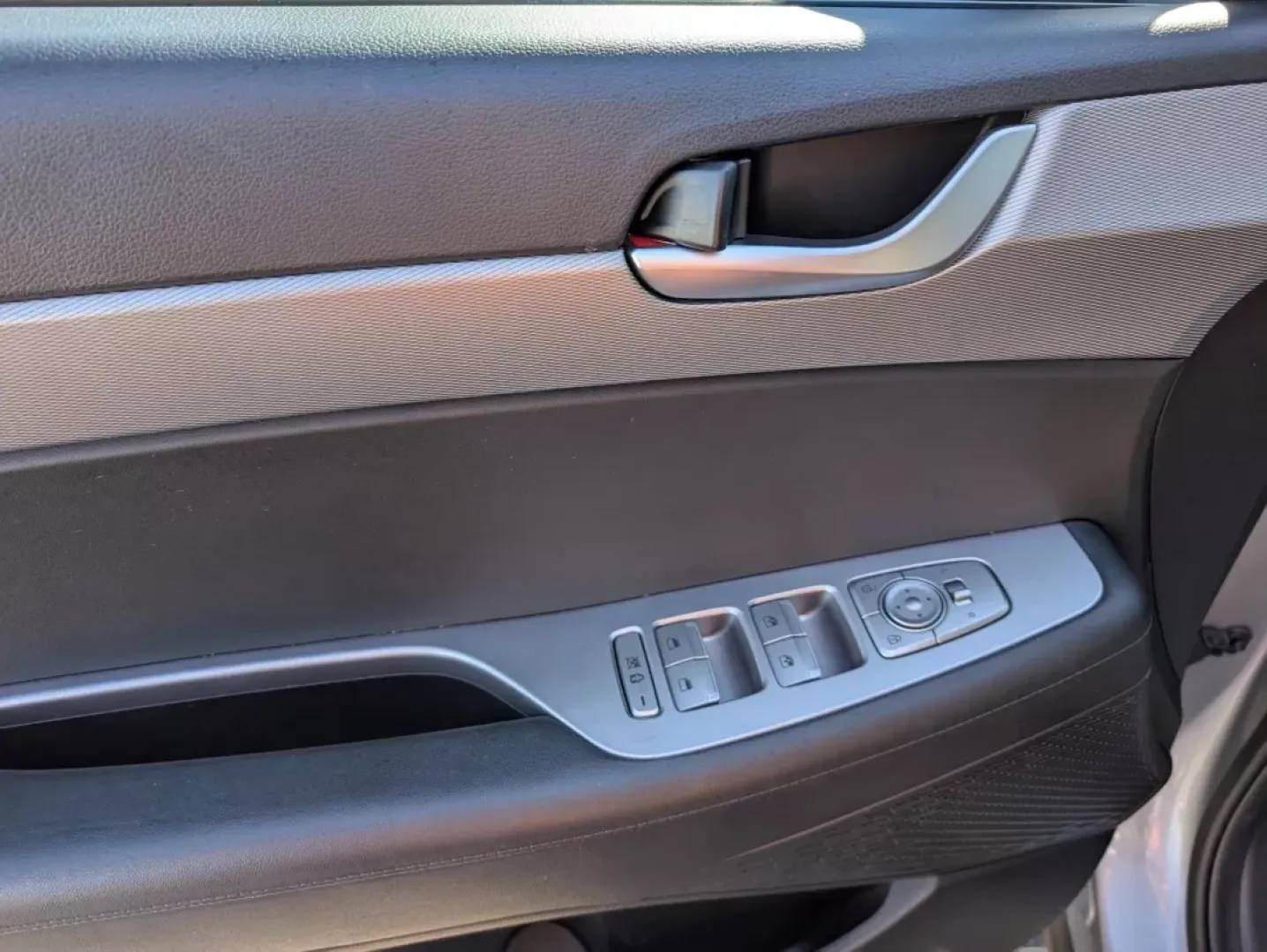 2021 /Black Hyundai Palisade SEL (KM8R34HE9MU) with an Other engine, located at 804 22nd Ave, Phenix City, AL, 36870, (334) 297-1860, 32.484749, -85.024475 - **Drive Your Family Adventures with the 2021 Hyundai Palisade SEL!** <br /> <br /> If you're looking for an SUV that combines luxury, space, and reliability, the 2021 Hyundai Palisade SEL is the perfect choice for growing families or anyone who craves comfortable commuting and weekend road trips. T - Photo#8