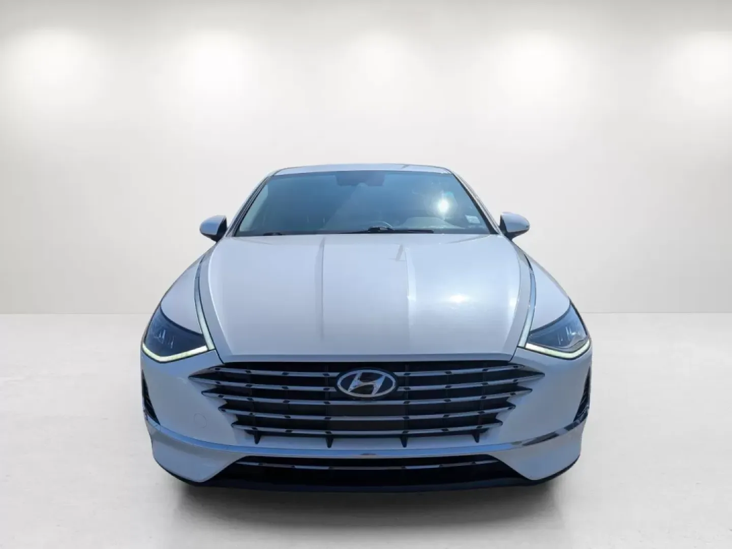 2021 /Black Hyundai Sonata SEL (KMHL34JJ0MA) with an Other engine, located at 3959 U.S. 80 W, Phenix City, AL, 36870, (334) 297-4885, 32.469296, -85.135185 - **Elevate Your Commute with the 2021 Hyundai Sonata SEL Hybrid at Gils Auto in Phenix City, AL!**<br /> <br /> Are you searching for a vehicle that seamlessly fits your lifestyle while also providing an eco-friendly driving experience? Look no further than the 2021 Hyundai Sonata SEL Hybrid, now ava - Photo#2