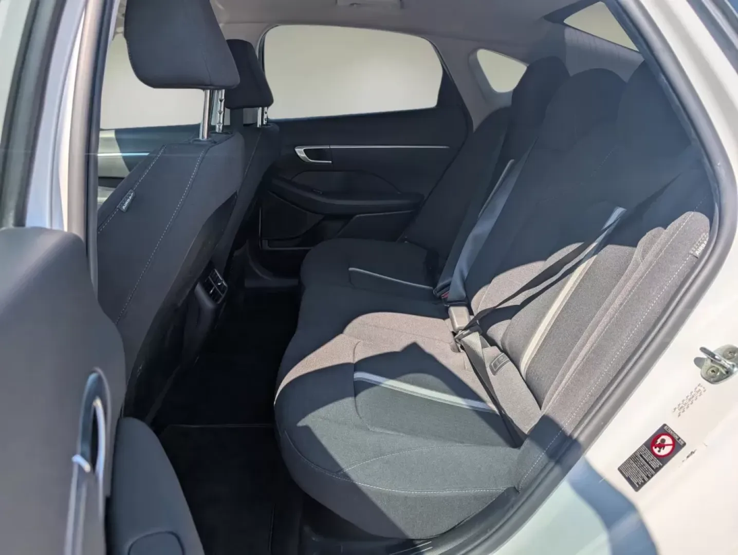 2021 /Black Hyundai Sonata SEL (KMHL34JJ0MA) with an Other engine, located at 3959 U.S. 80 W, Phenix City, AL, 36870, (334) 297-4885, 32.469296, -85.135185 - **Elevate Your Commute with the 2021 Hyundai Sonata SEL Hybrid at Gils Auto in Phenix City, AL!**<br /> <br /> Are you searching for a vehicle that seamlessly fits your lifestyle while also providing an eco-friendly driving experience? Look no further than the 2021 Hyundai Sonata SEL Hybrid, now ava - Photo#11