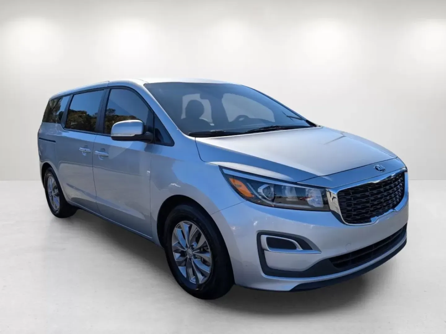 2021 /Gray Kia Sedona LX (KNDMB5C10M6) with an Other engine, located at 3959 U.S. 80 W, Phenix City, AL, 36870, (334) 297-4885, 32.469296, -85.135185 - ### Experience Family Adventures with the 2021 Kia Sedona at Gils Auto!<br /> <br /> Looking for the perfect vehicle to accommodate your growing family or make your daily commutes a breeze? Look no further than the 2021 Kia Sedona, available now at Gils Auto in Phenix City, AL! Located conveniently - Photo#3