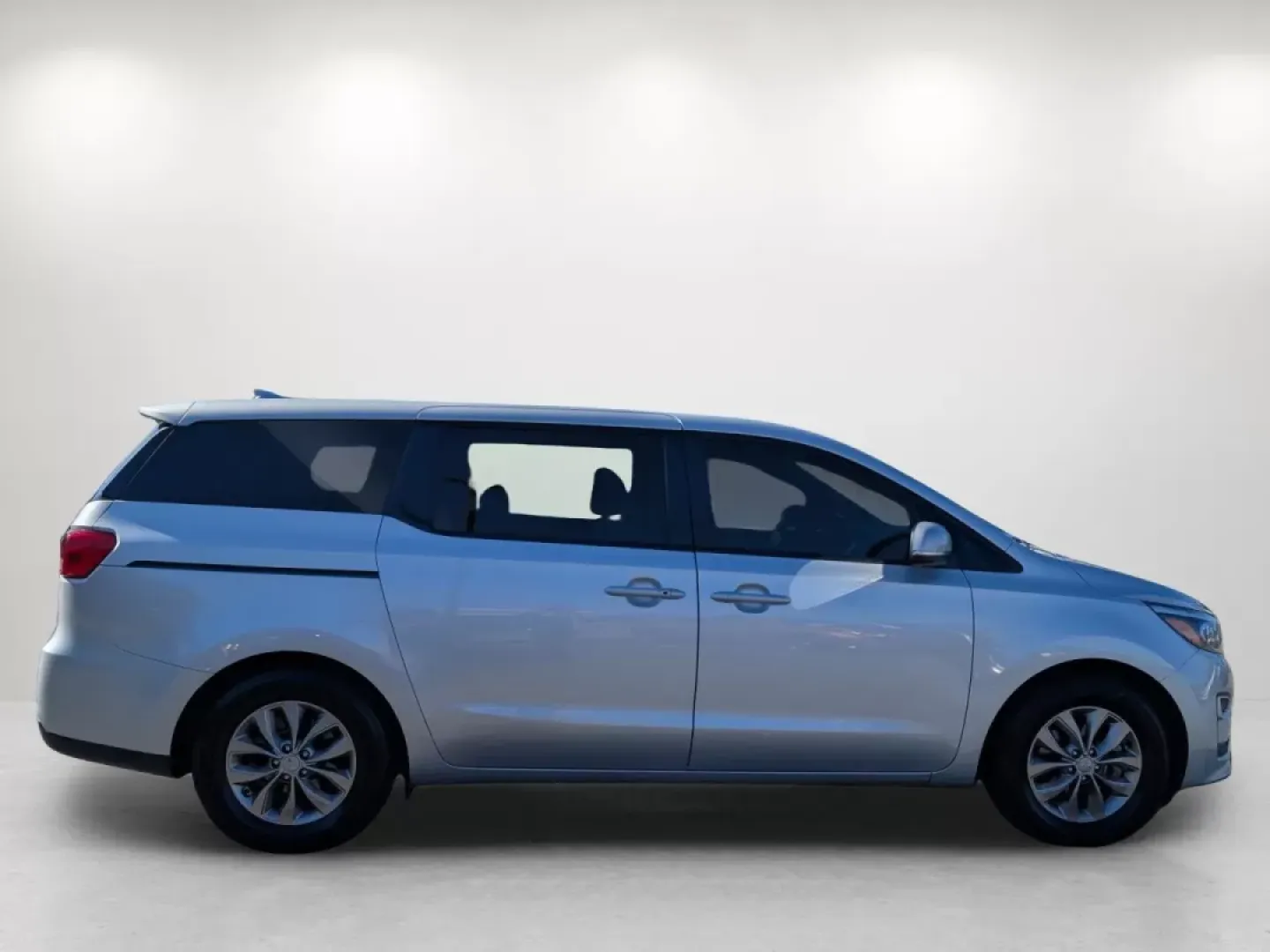 2021 /Gray Kia Sedona LX (KNDMB5C10M6) with an Other engine, located at 3959 U.S. 80 W, Phenix City, AL, 36870, (334) 297-4885, 32.469296, -85.135185 - ### Experience Family Adventures with the 2021 Kia Sedona at Gils Auto!<br /> <br /> Looking for the perfect vehicle to accommodate your growing family or make your daily commutes a breeze? Look no further than the 2021 Kia Sedona, available now at Gils Auto in Phenix City, AL! Located conveniently - Photo#4