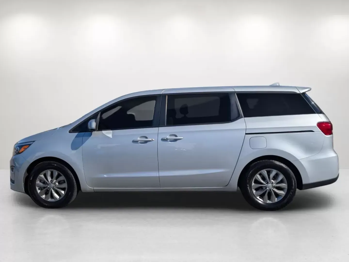 2021 /Gray Kia Sedona LX (KNDMB5C10M6) with an Other engine, located at 3959 U.S. 80 W, Phenix City, AL, 36870, (334) 297-4885, 32.469296, -85.135185 - ### Experience Family Adventures with the 2021 Kia Sedona at Gils Auto!<br /> <br /> Looking for the perfect vehicle to accommodate your growing family or make your daily commutes a breeze? Look no further than the 2021 Kia Sedona, available now at Gils Auto in Phenix City, AL! Located conveniently - Photo#8