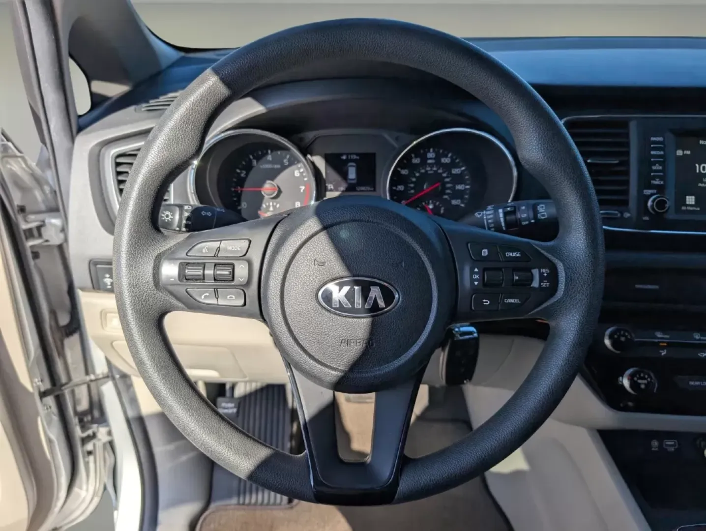 2021 /Gray Kia Sedona LX (KNDMB5C10M6) with an Other engine, located at 3959 U.S. 80 W, Phenix City, AL, 36870, (334) 297-4885, 32.469296, -85.135185 - ### Experience Family Adventures with the 2021 Kia Sedona at Gils Auto!<br /> <br /> Looking for the perfect vehicle to accommodate your growing family or make your daily commutes a breeze? Look no further than the 2021 Kia Sedona, available now at Gils Auto in Phenix City, AL! Located conveniently - Photo#16