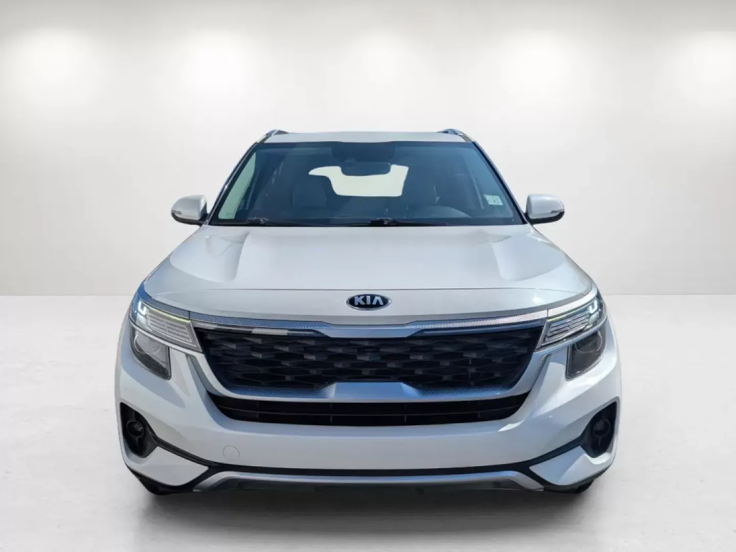 2021 /Black Kia Seltos EX (KNDERCAAXM7) with an Other engine, located at 1430 Gateway Drive, Opelika, AL, 36801, (334) 239-0944, 32.637871, -85.409790 - **Adventure Awaits with the 2021 Kia Seltos EX! Your Family-Friendly SUV Awaits!**<br /> <br /> Are you ready to elevate your driving experience? Whether you're navigating the bustling streets of Phenix City or embarking on weekend getaways, the 2021 Kia Seltos EX is the ideal SUV for those who crav - Photo#1