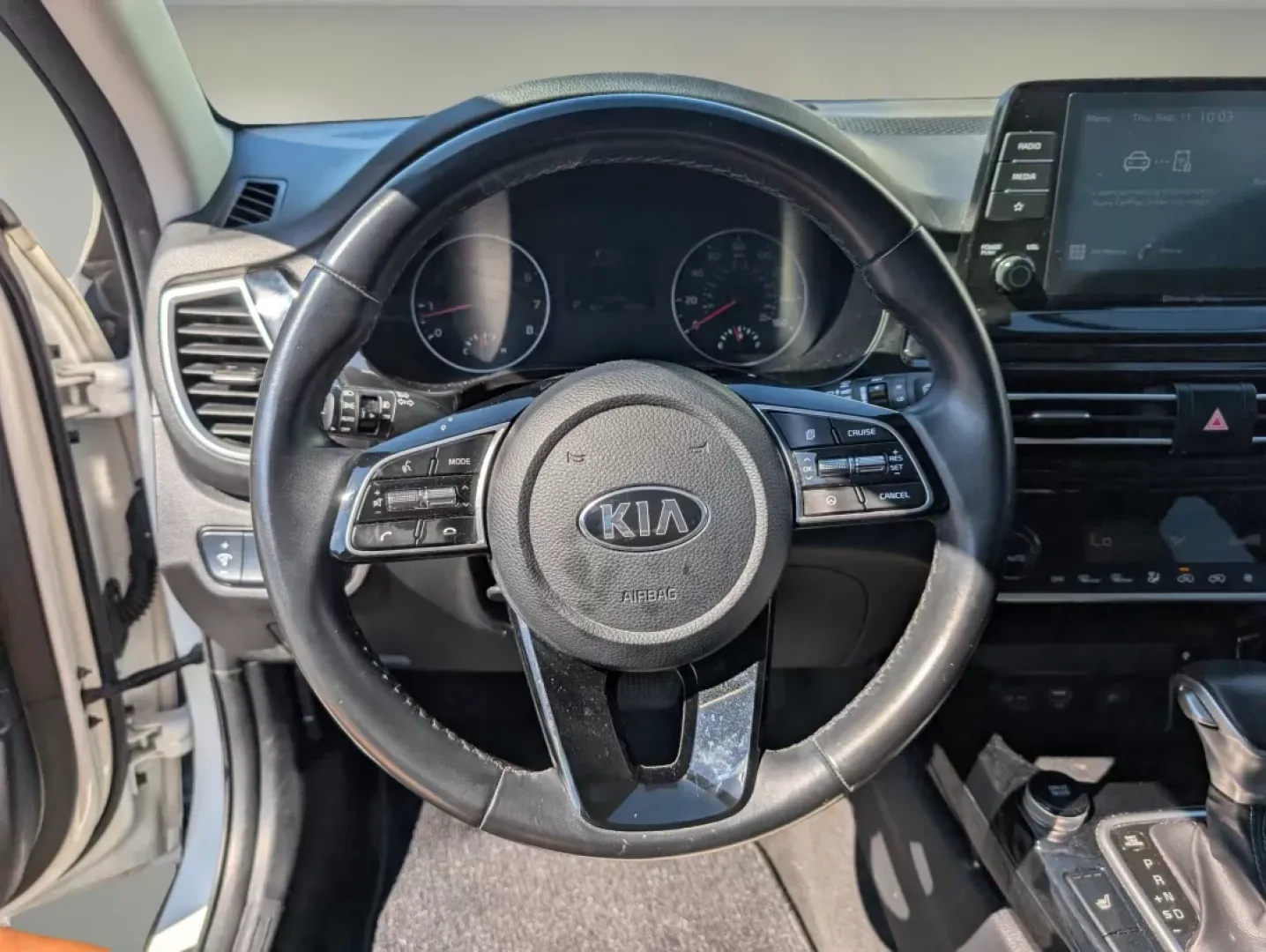 2021 /Black Kia Seltos EX (KNDERCAAXM7) with an Other engine, located at 1430 Gateway Drive, Opelika, AL, 36801, (334) 239-0944, 32.637871, -85.409790 - **Adventure Awaits with the 2021 Kia Seltos EX! Your Family-Friendly SUV Awaits!**<br /> <br /> Are you ready to elevate your driving experience? Whether you're navigating the bustling streets of Phenix City or embarking on weekend getaways, the 2021 Kia Seltos EX is the ideal SUV for those who crav - Photo#15