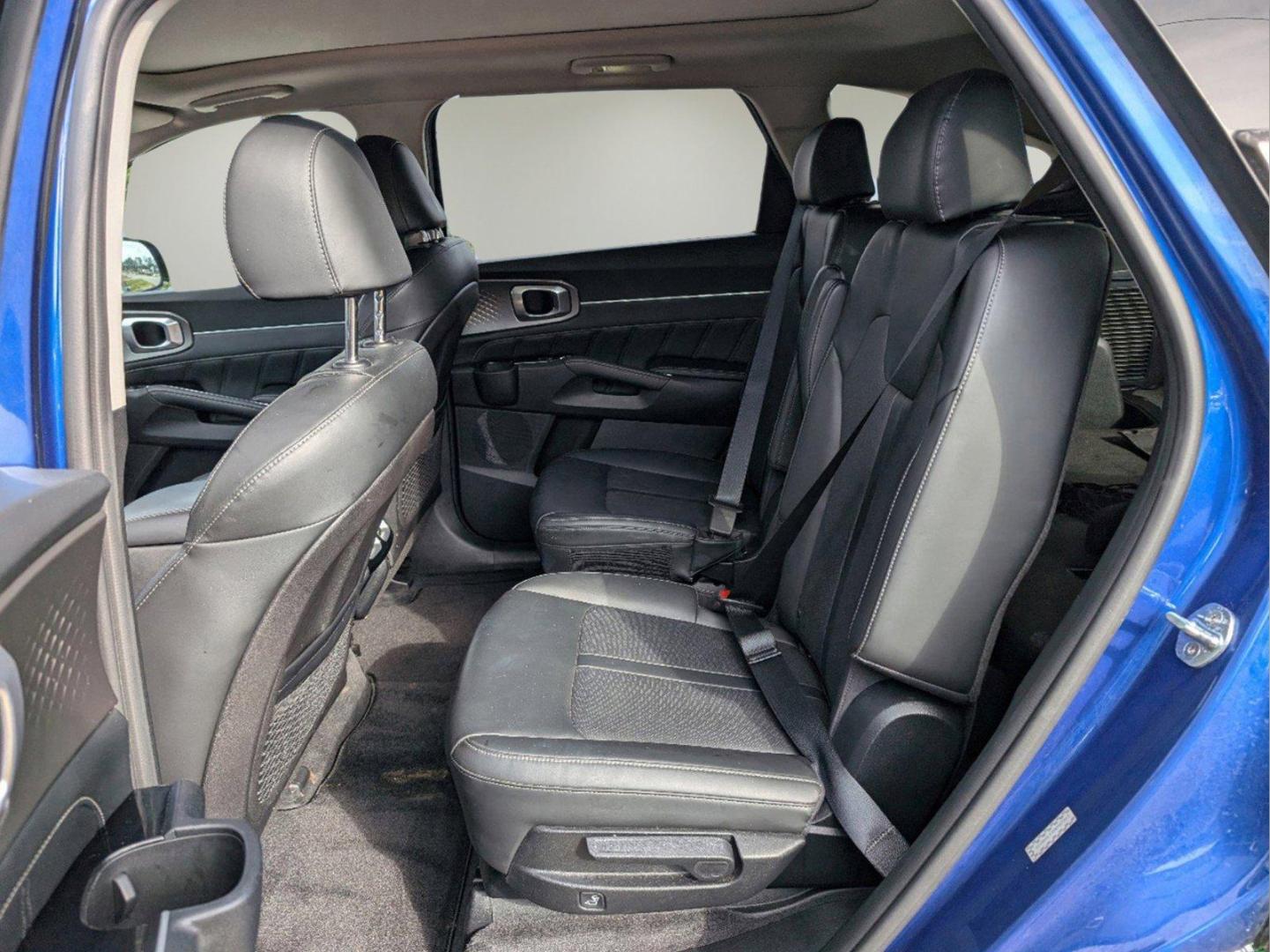 2021 /Black Kia Sorento SX (5XYRKDLFXMG) with an Intercooled Turbo Regular Unleaded I-4 2.5 L/152 engine, 8-Speed Auto-Shift Manual w/OD transmission, located at 521 Old Farm Lane Rd, Prattville, AL, 36066, (334) 325-1505, 32.482460, -86.416367 - 2021 Kia Sorento SX - Photo#10