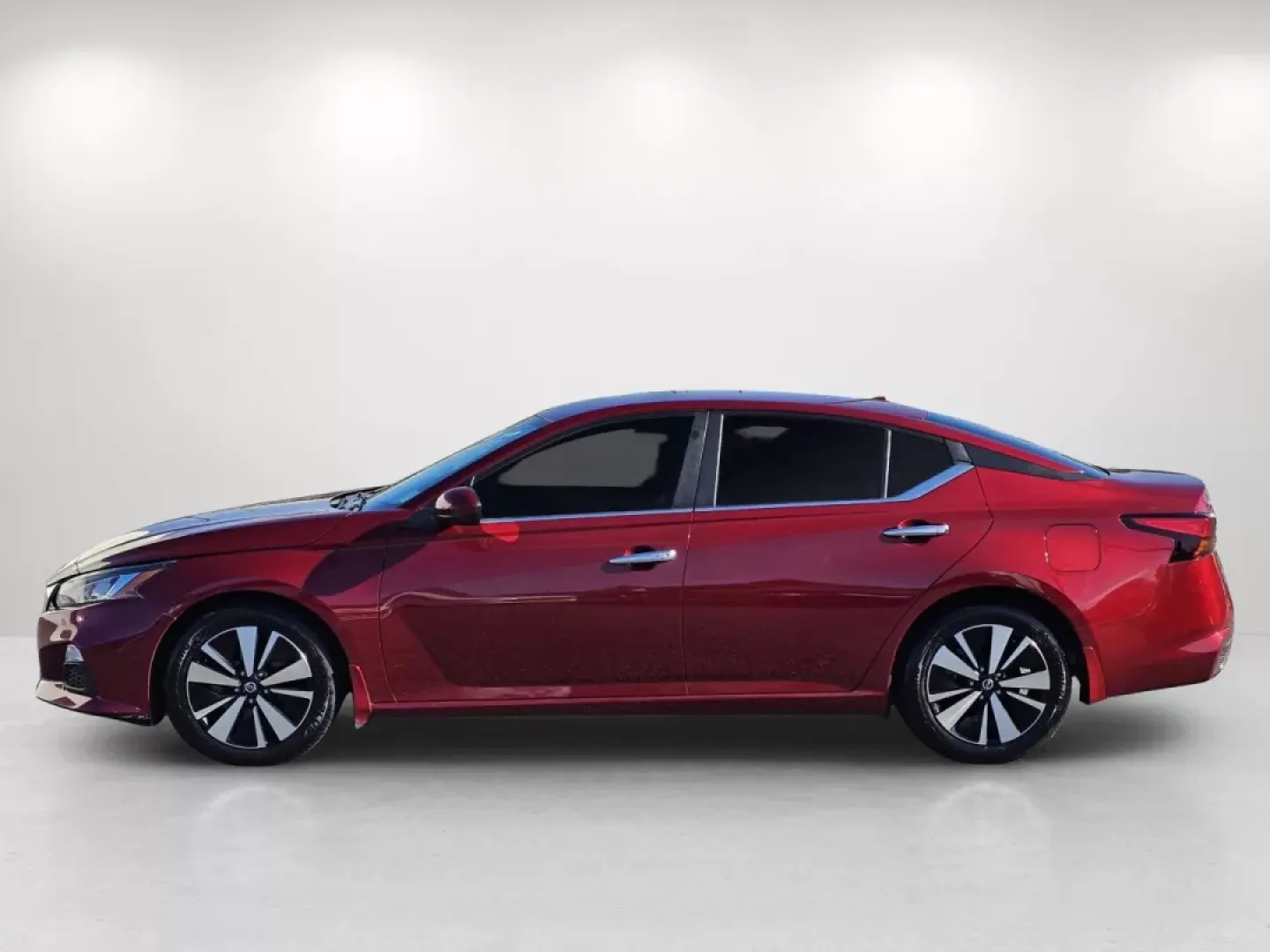 2021 /Charcoal Nissan Altima 2.5 SV (1N4BL4DV8MN) with an Other engine, located at 1430 Gateway Drive, Opelika, AL, 36801, (334) 239-0944, 32.637871, -85.409790 - **Discover Your Perfect Ride: 2021 Nissan Altima 2.5 SV Designed for Dynamic Lifestyles!**<br /> <br /> Are you seeking a reliable sedan that seamlessly transitions from your daily commute to weekend adventures? Look no further than this stunning 2021 Nissan Altima 2.5 SV, now available at Gils Aut - Photo#7