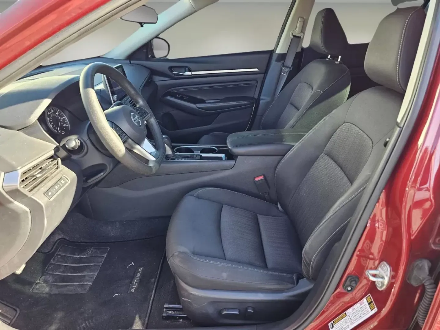 2021 /Charcoal Nissan Altima 2.5 SV (1N4BL4DV8MN) with an Other engine, located at 1430 Gateway Drive, Opelika, AL, 36801, (334) 239-0944, 32.637871, -85.409790 - **Discover Your Perfect Ride: 2021 Nissan Altima 2.5 SV Designed for Dynamic Lifestyles!**<br /> <br /> Are you seeking a reliable sedan that seamlessly transitions from your daily commute to weekend adventures? Look no further than this stunning 2021 Nissan Altima 2.5 SV, now available at Gils Aut - Photo#9