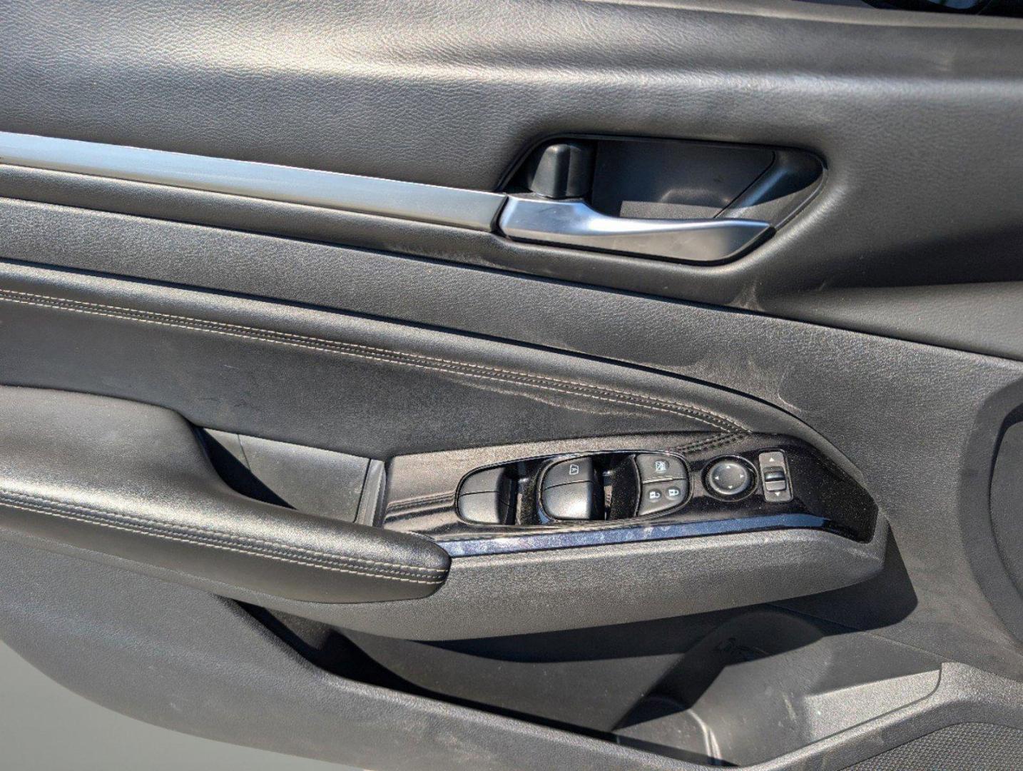 2021 /Charcoal Nissan Altima 2.5 SV (1N4BL4DVXMN) with an Regular Unleaded I-4 2.5 L/152 engine, 1-Speed CVT w/OD transmission, located at 7000 Northlake Connector, Columbus, GA, 31904, (706) 987-8085, 32.524975, -84.978134 - 2021 Nissan Altima 2.5 SV - Photo#8