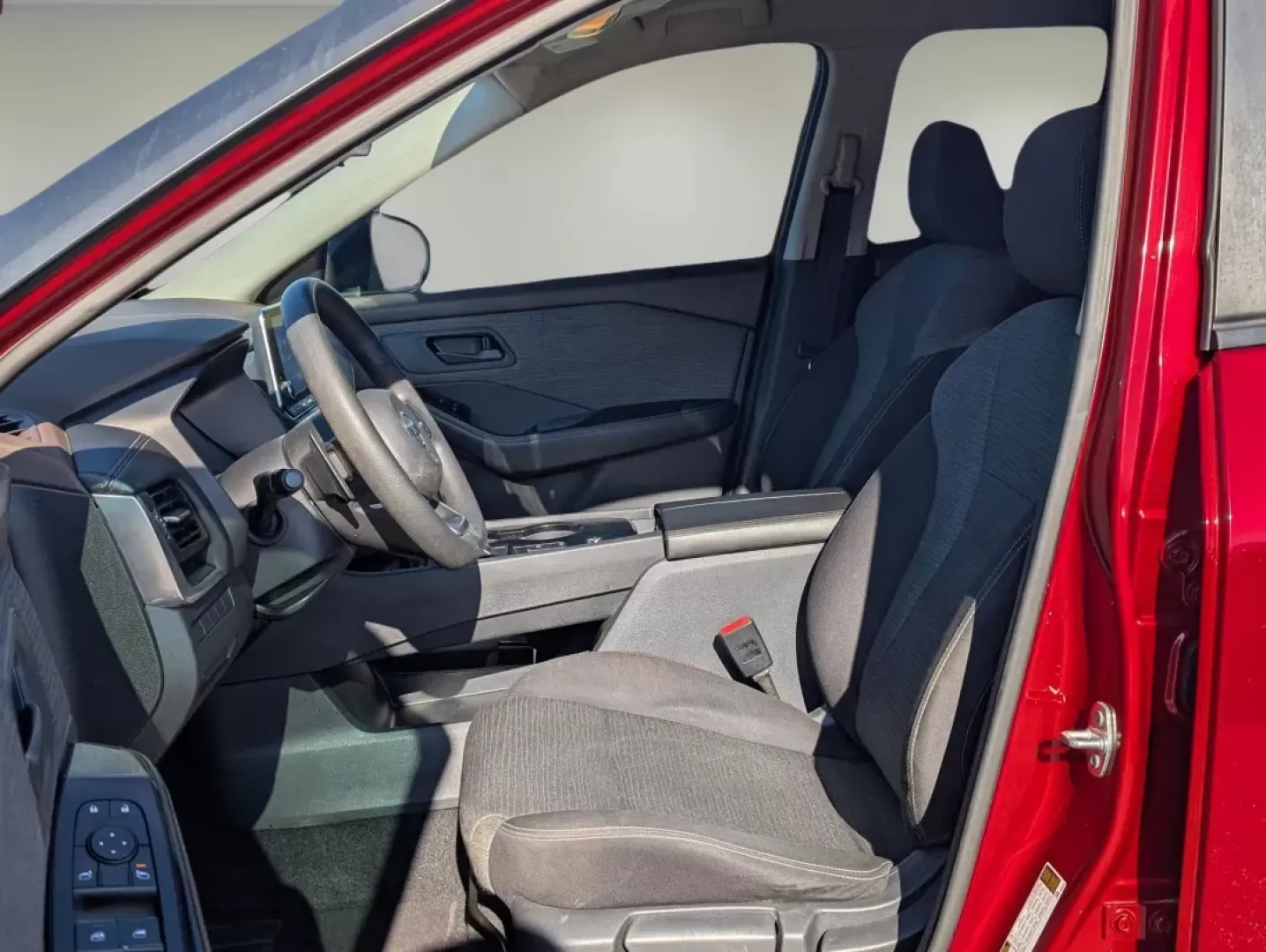 2021 /Charcoal Nissan Rogue S (5N1AT3AA6MC) with an Other engine, located at 1430 Gateway Drive, Opelika, AL, 36801, (334) 239-0944, 32.637871, -85.409790 - Discover the perfect blend of style, comfort, and reliability with the 2021 Nissan Rogue S, available at Gils Auto in Phenix City, AL. This SUV is not just a vehicle; it's a lifestyle upgrade that caters to your adventurous spirit and everyday needs. Whether you're a busy professional looking for a - Photo#9