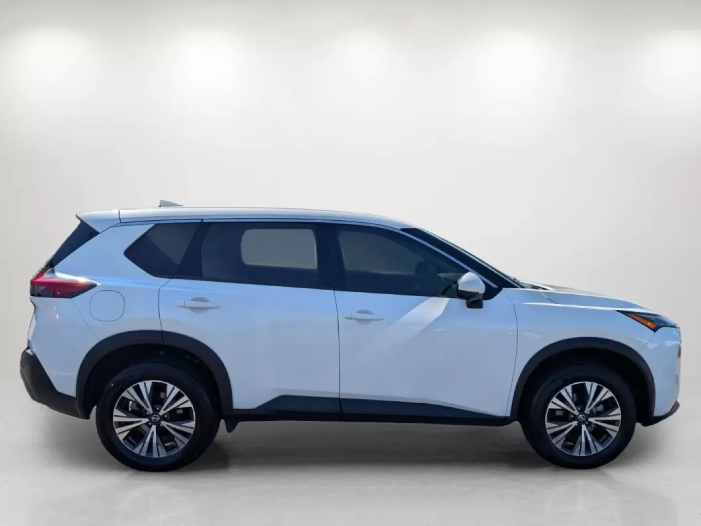 2021 /Charcoal Nissan Rogue SV (5N1AT3BB1MC) with an Other engine, located at 3959 U.S. 80 W, Phenix City, AL, 36870, (334) 297-4885, 32.469296, -85.135185 - **Discover Adventure with the 2021 Nissan Rogue SV at Gils Auto - Phenix City!**<br /> <br /> Are you searching for the perfect vehicle that seamlessly blends comfort, safety, and versatility for your family or weekend adventures? Look no further than the **2021 Nissan Rogue SV**, now available at G - Photo#4