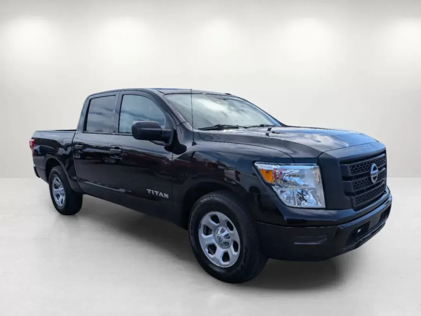 2021 /Black Nissan Titan S (1N6AA1EE4MN) with an Premium Unleaded V-8 5.6 L/339 engine, 9-Speed Automatic w/OD transmission, located at 3959 U.S. 80 W, Phenix City, AL, 36870, (334) 297-4885, 32.469296, -85.135185 - 2021 Nissan Titan S - Photo#3