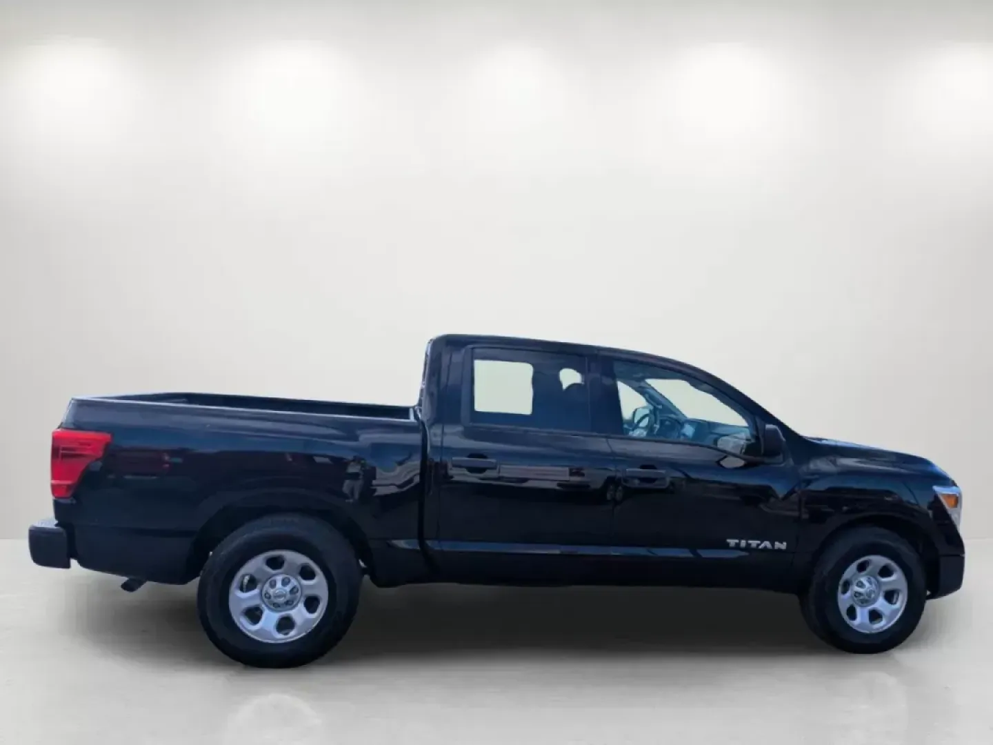 2021 /Black Nissan Titan S (1N6AA1EE4MN) with an Premium Unleaded V-8 5.6 L/339 engine, 9-Speed Automatic w/OD transmission, located at 3959 U.S. 80 W, Phenix City, AL, 36870, (334) 297-4885, 32.469296, -85.135185 - 2021 Nissan Titan S - Photo#4