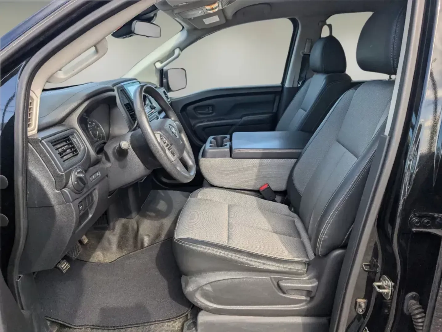 2021 /Black Nissan Titan S (1N6AA1EE4MN) with an Premium Unleaded V-8 5.6 L/339 engine, 9-Speed Automatic w/OD transmission, located at 3959 U.S. 80 W, Phenix City, AL, 36870, (334) 297-4885, 32.469296, -85.135185 - 2021 Nissan Titan S - Photo#10