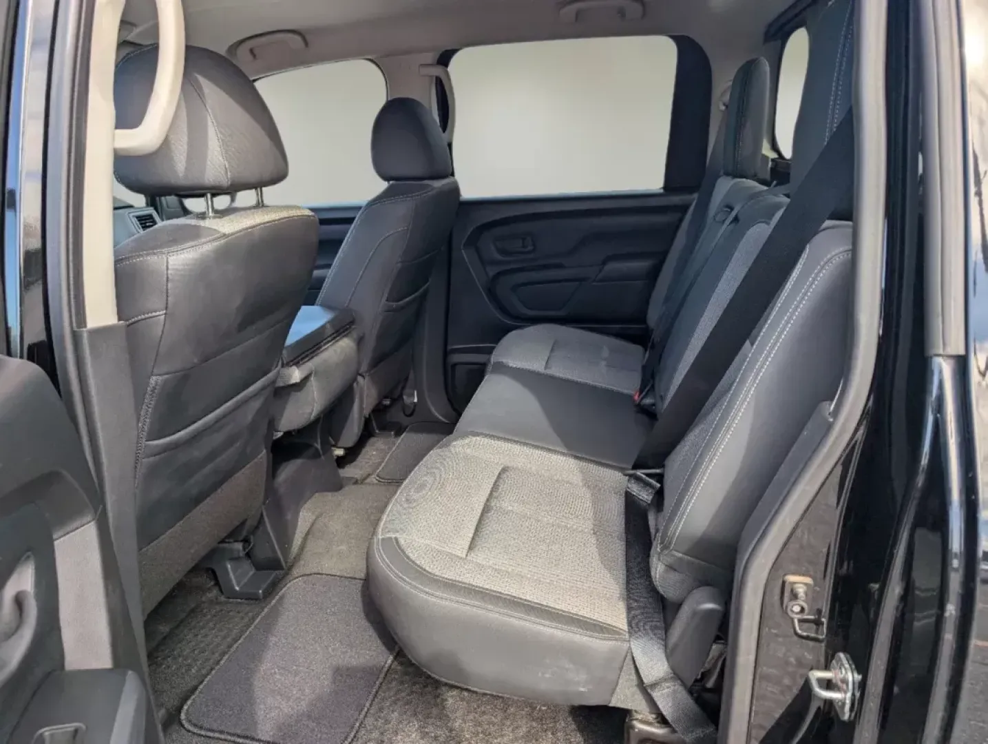 2021 /Black Nissan Titan S (1N6AA1EE4MN) with an Premium Unleaded V-8 5.6 L/339 engine, 9-Speed Automatic w/OD transmission, located at 3959 U.S. 80 W, Phenix City, AL, 36870, (334) 297-4885, 32.469296, -85.135185 - 2021 Nissan Titan S - Photo#11