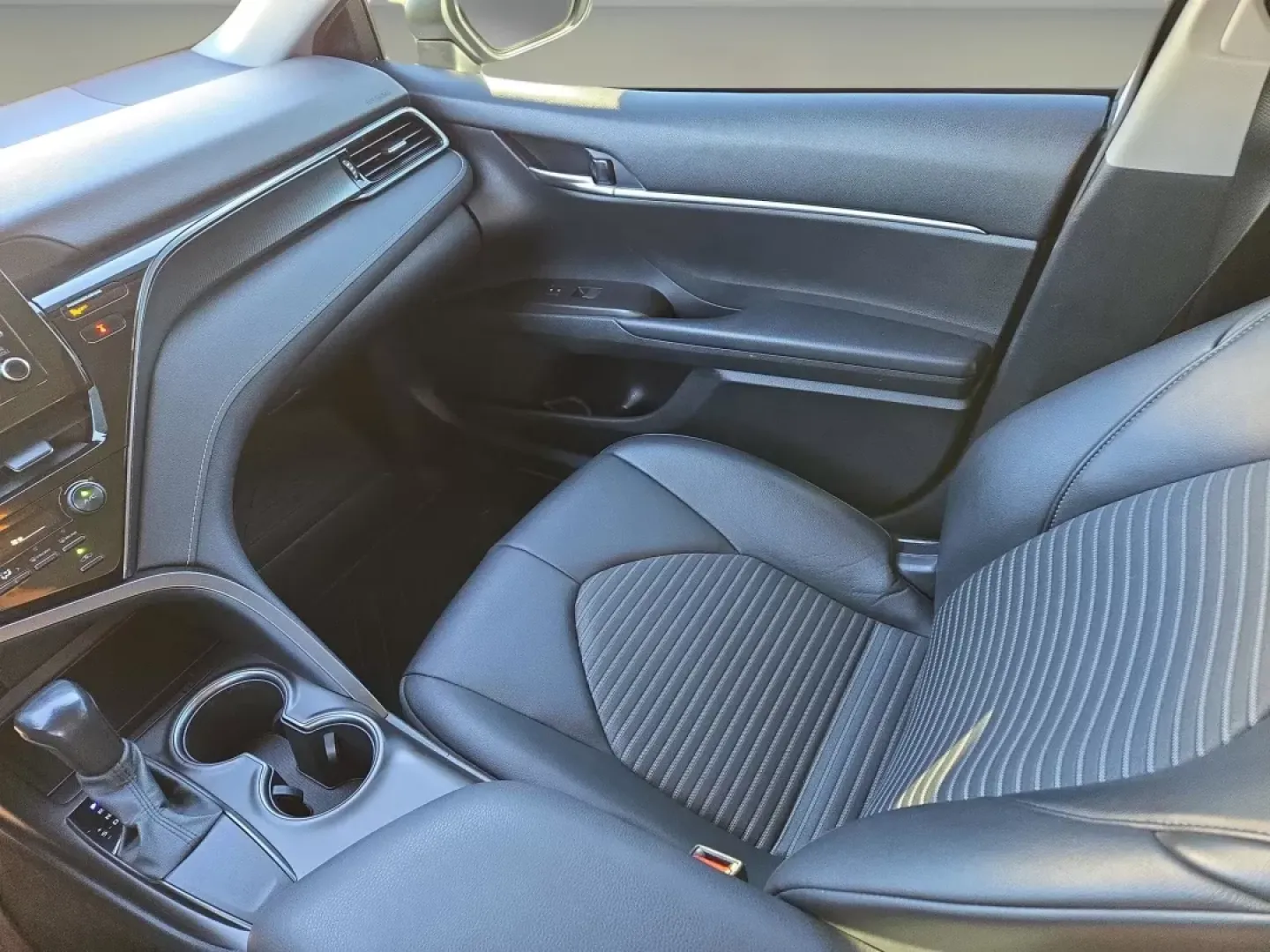 2021 Toyota Camry SE (4T1G11AK7MU) with an Other engine, located at 7000 Northlake Connector, Columbus, GA, 31904, (706) 987-8085, 32.524975, -84.978134 - Are you dreaming of a vehicle that combines style, reliability, and outstanding performance for weekend adventures or daily commutes? Look no further than this stunning 2021 Toyota Camry, available now at Gils Auto in Phenix City, AL. With a sleek white exterior, this four-door sedan perfectly balan - Photo#14