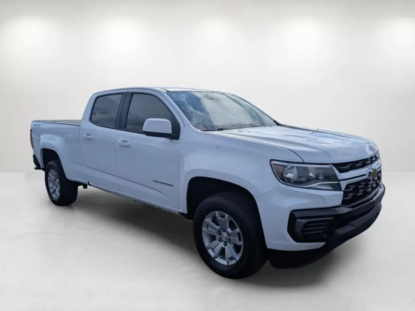 2022 /Jet Black Chevrolet Colorado 4WD LT (1GCGTCEN8N1) with an Other engine, located at 7000 Northlake Connector, Columbus, GA, 31904, (706) 987-8085, 32.524975, -84.978134 - **Explore New Heights with the 2022 Chevrolet Colorado at Gils Auto in Phenix City, AL!**<br /> <br /> Are you ready to elevate your adventures or tackle everyday errands with confidence? The 2022 Chevrolet Colorado Crew Cab Pickup is designed for those who crave versatility, making it perfect for g - Photo#3