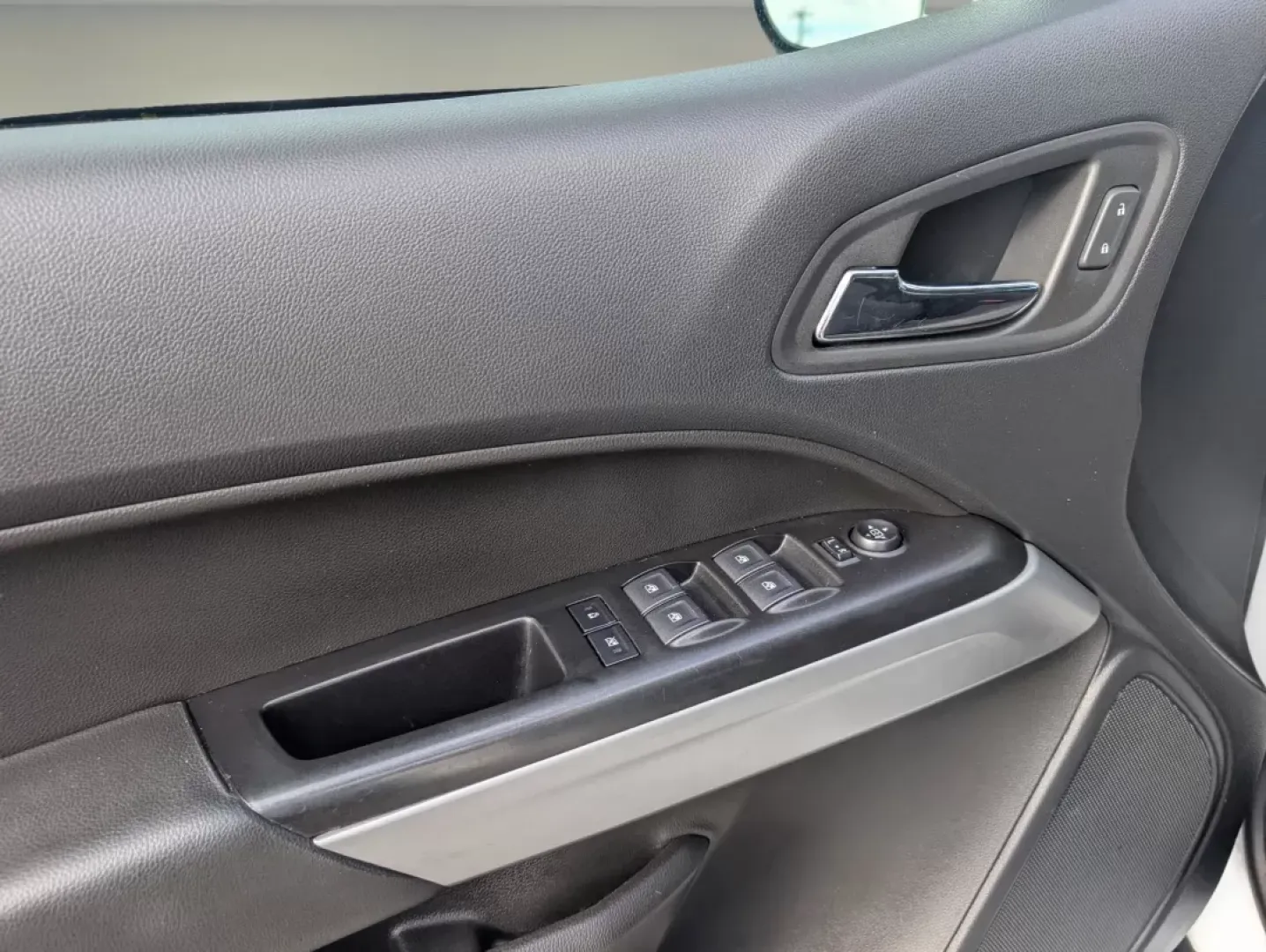 2022 /Jet Black Chevrolet Colorado 4WD LT (1GCGTCEN8N1) with an Other engine, located at 7000 Northlake Connector, Columbus, GA, 31904, (706) 987-8085, 32.524975, -84.978134 - **Explore New Heights with the 2022 Chevrolet Colorado at Gils Auto in Phenix City, AL!**<br /> <br /> Are you ready to elevate your adventures or tackle everyday errands with confidence? The 2022 Chevrolet Colorado Crew Cab Pickup is designed for those who crave versatility, making it perfect for g - Photo#9