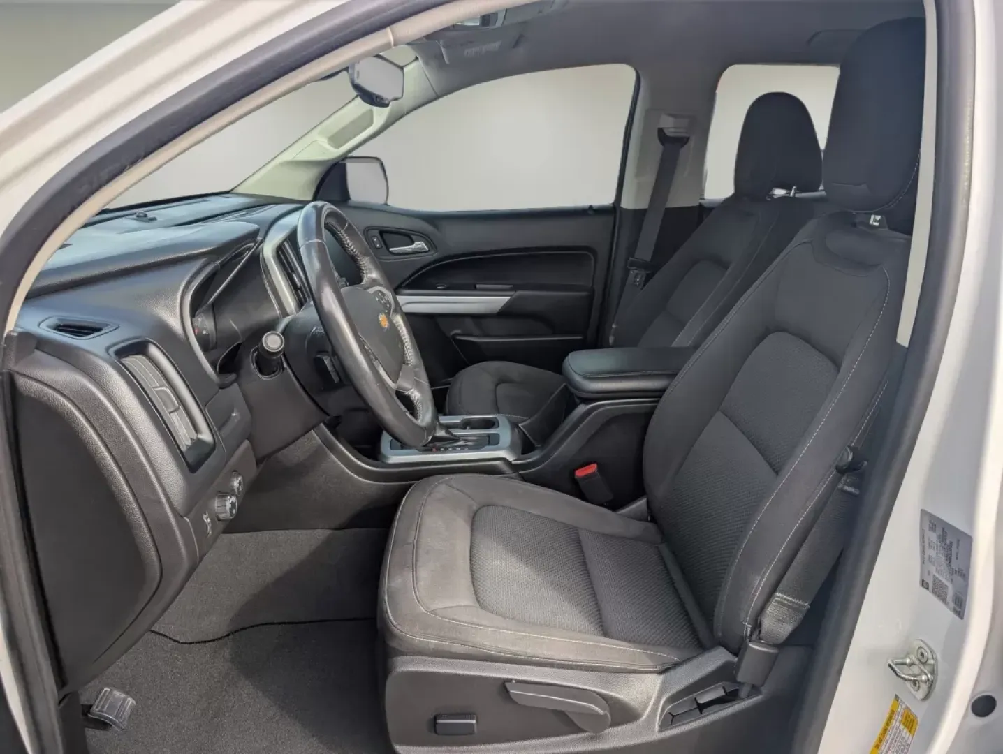 2022 /Jet Black Chevrolet Colorado 4WD LT (1GCGTCEN8N1) with an Other engine, located at 7000 Northlake Connector, Columbus, GA, 31904, (706) 987-8085, 32.524975, -84.978134 - **Explore New Heights with the 2022 Chevrolet Colorado at Gils Auto in Phenix City, AL!**<br /> <br /> Are you ready to elevate your adventures or tackle everyday errands with confidence? The 2022 Chevrolet Colorado Crew Cab Pickup is designed for those who crave versatility, making it perfect for g - Photo#10