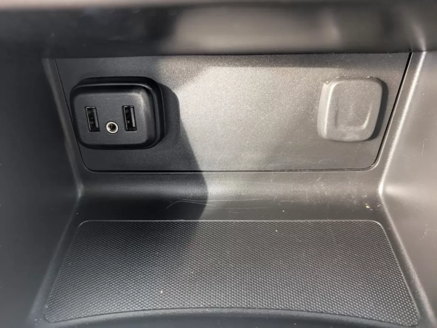 2022 /Jet Black Chevrolet Colorado 4WD LT (1GCGTCEN8N1) with an Other engine, located at 7000 Northlake Connector, Columbus, GA, 31904, (706) 987-8085, 32.524975, -84.978134 - **Explore New Heights with the 2022 Chevrolet Colorado at Gils Auto in Phenix City, AL!**<br /> <br /> Are you ready to elevate your adventures or tackle everyday errands with confidence? The 2022 Chevrolet Colorado Crew Cab Pickup is designed for those who crave versatility, making it perfect for g - Photo#15