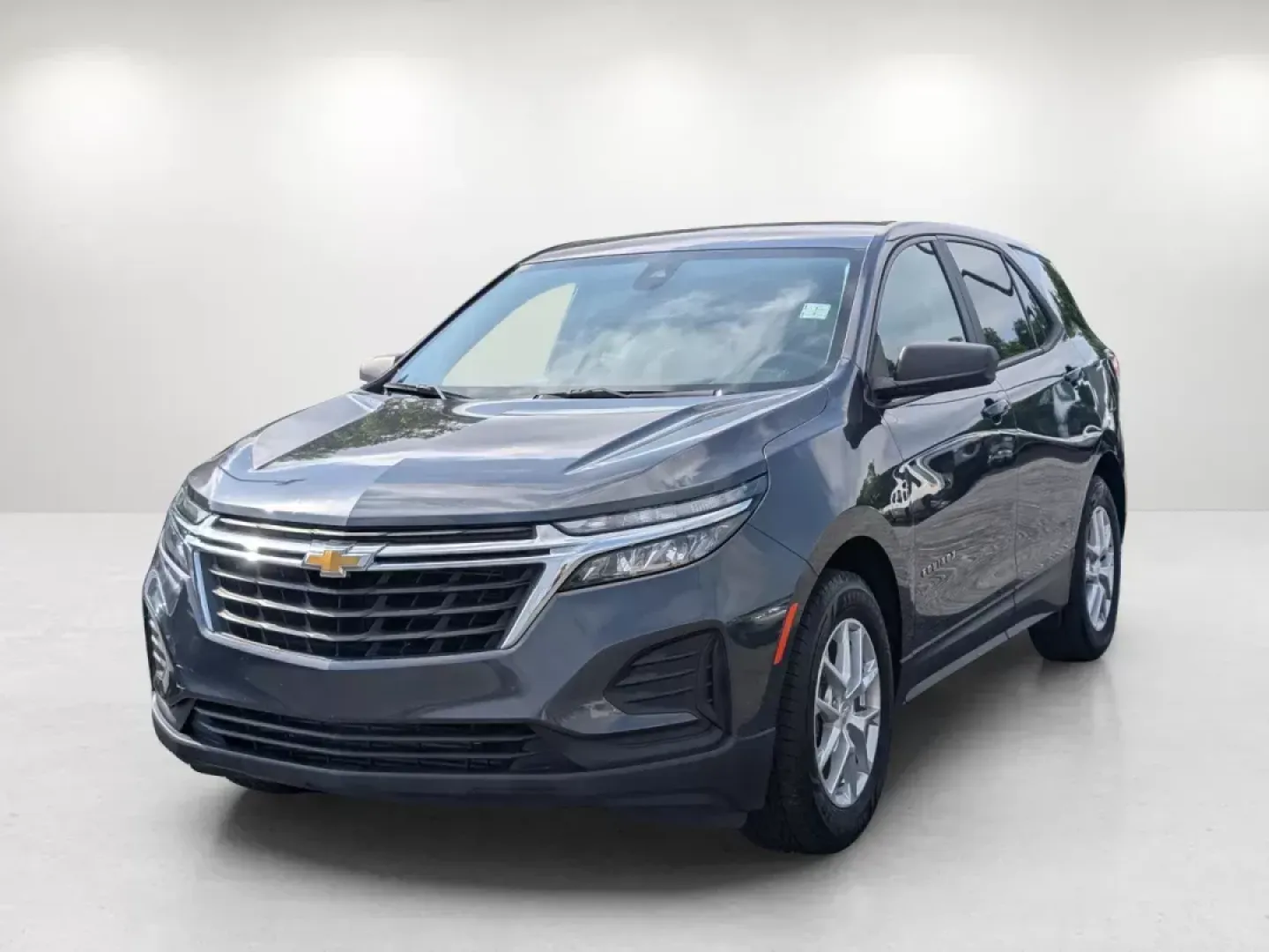 2022 /Medium Ash Gray Chevrolet Equinox LS (3GNAXHEV3NS) with an Turbocharged Gas I4 1.5L/92 engine, 6-Speed Automatic transmission, located at 3959 U.S. 80 W, Phenix City, AL, 36870, (334) 297-4885, 32.469296, -85.135185 - ### Discover Adventure and Comfort with the 2022 Chevrolet Equinox LS at Gils Auto - Phenix City<br /> <br /> Are you searching for the perfect vehicle to elevate your daily commute or weekend adventures? Look no further than the 2022 Chevrolet Equinox LS available at Gils Auto in Phenix City, AL! T - Photo#1