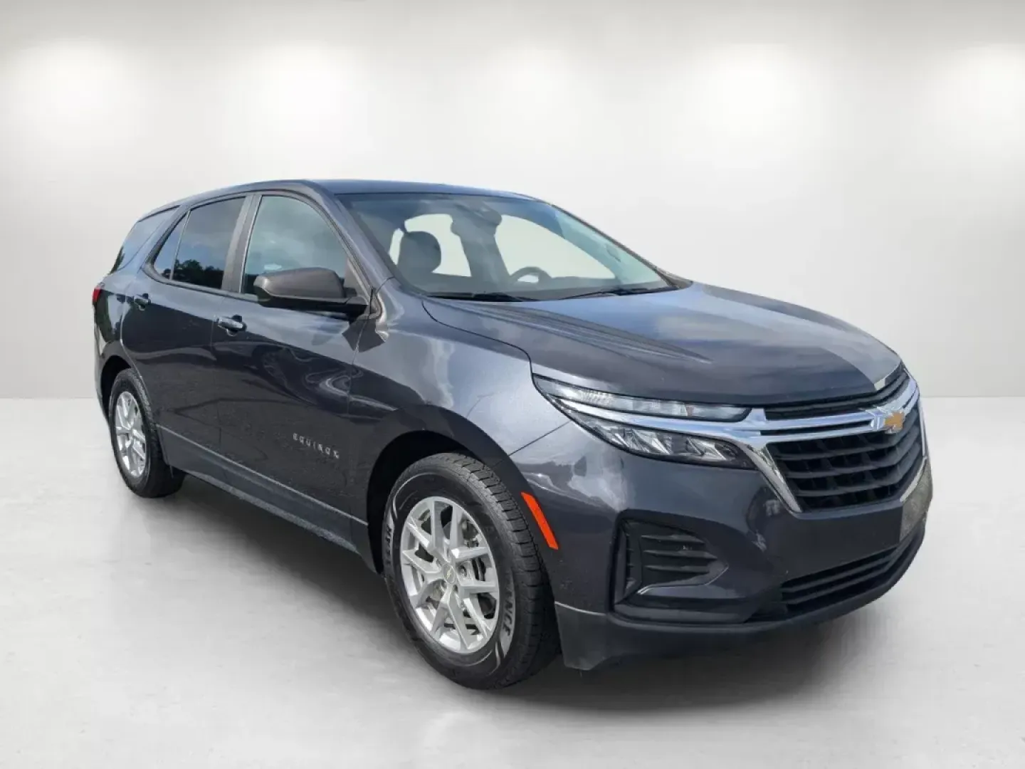 2022 /Medium Ash Gray Chevrolet Equinox LS (3GNAXHEV3NS) with an Turbocharged Gas I4 1.5L/92 engine, 6-Speed Automatic transmission, located at 3959 U.S. 80 W, Phenix City, AL, 36870, (334) 297-4885, 32.469296, -85.135185 - ### Discover Adventure and Comfort with the 2022 Chevrolet Equinox LS at Gils Auto - Phenix City<br /> <br /> Are you searching for the perfect vehicle to elevate your daily commute or weekend adventures? Look no further than the 2022 Chevrolet Equinox LS available at Gils Auto in Phenix City, AL! T - Photo#3
