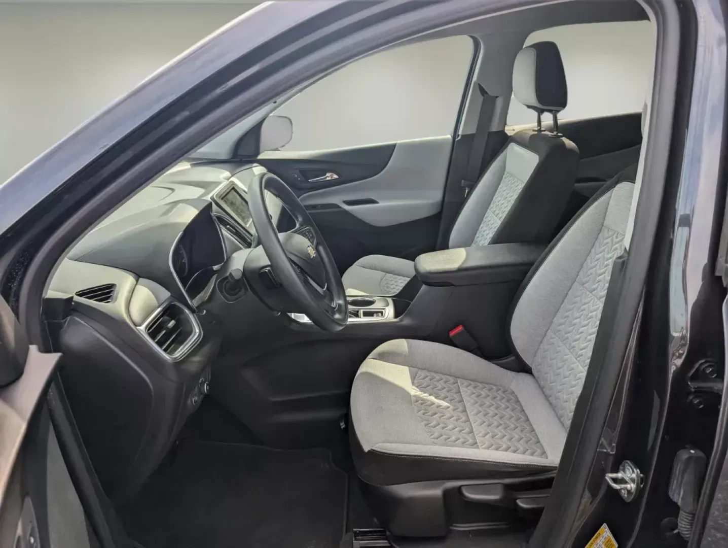 2022 /Medium Ash Gray Chevrolet Equinox LS (3GNAXHEV3NS) with an Turbocharged Gas I4 1.5L/92 engine, 6-Speed Automatic transmission, located at 3959 U.S. 80 W, Phenix City, AL, 36870, (334) 297-4885, 32.469296, -85.135185 - ### Discover Adventure and Comfort with the 2022 Chevrolet Equinox LS at Gils Auto - Phenix City<br /> <br /> Are you searching for the perfect vehicle to elevate your daily commute or weekend adventures? Look no further than the 2022 Chevrolet Equinox LS available at Gils Auto in Phenix City, AL! T - Photo#10
