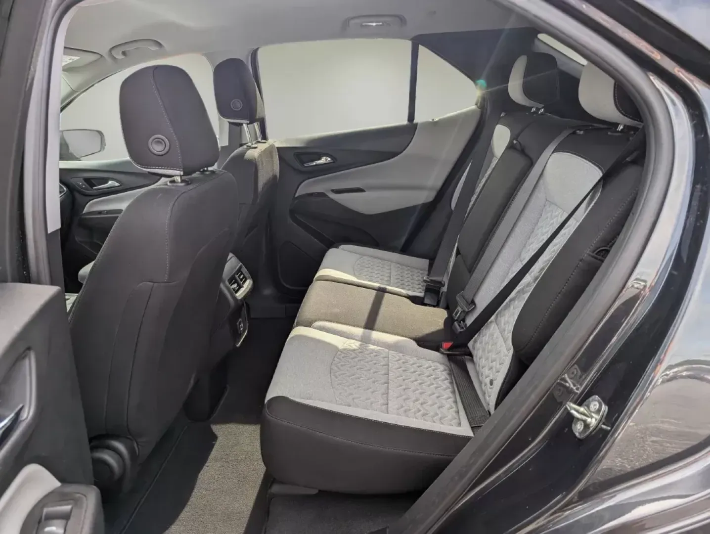 2022 /Medium Ash Gray Chevrolet Equinox LS (3GNAXHEV3NS) with an Turbocharged Gas I4 1.5L/92 engine, 6-Speed Automatic transmission, located at 3959 U.S. 80 W, Phenix City, AL, 36870, (334) 297-4885, 32.469296, -85.135185 - ### Discover Adventure and Comfort with the 2022 Chevrolet Equinox LS at Gils Auto - Phenix City<br /> <br /> Are you searching for the perfect vehicle to elevate your daily commute or weekend adventures? Look no further than the 2022 Chevrolet Equinox LS available at Gils Auto in Phenix City, AL! T - Photo#11