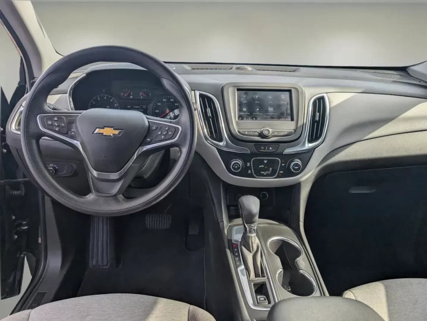 2022 /Medium Ash Gray Chevrolet Equinox LS (3GNAXHEV3NS) with an Turbocharged Gas I4 1.5L/92 engine, 6-Speed Automatic transmission, located at 3959 U.S. 80 W, Phenix City, AL, 36870, (334) 297-4885, 32.469296, -85.135185 - ### Discover Adventure and Comfort with the 2022 Chevrolet Equinox LS at Gils Auto - Phenix City<br /> <br /> Are you searching for the perfect vehicle to elevate your daily commute or weekend adventures? Look no further than the 2022 Chevrolet Equinox LS available at Gils Auto in Phenix City, AL! T - Photo#12