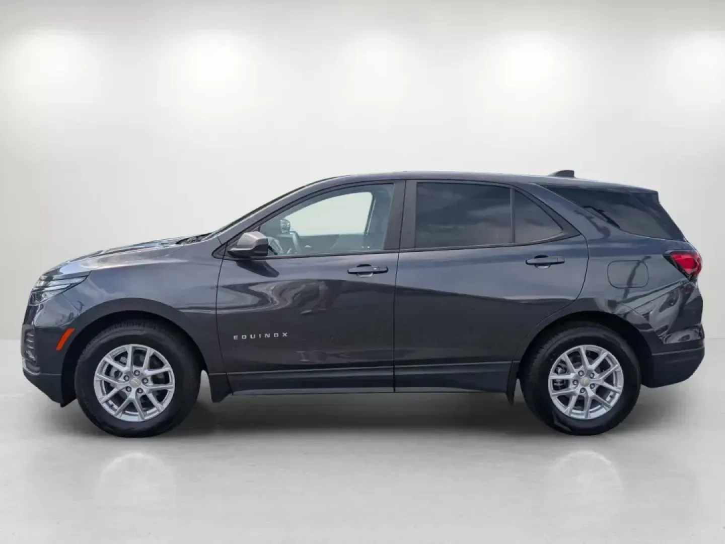 2022 /Medium Ash Gray Chevrolet Equinox LS (2GNAXHEV8N6) with an Turbocharged Gas I4 1.5L/92 engine, 6-Speed Automatic transmission, located at 3959 U.S. 80 W, Phenix City, AL, 36870, (334) 297-4885, 32.469296, -85.135185 - 2022 Chevrolet Equinox LS - Photo#8