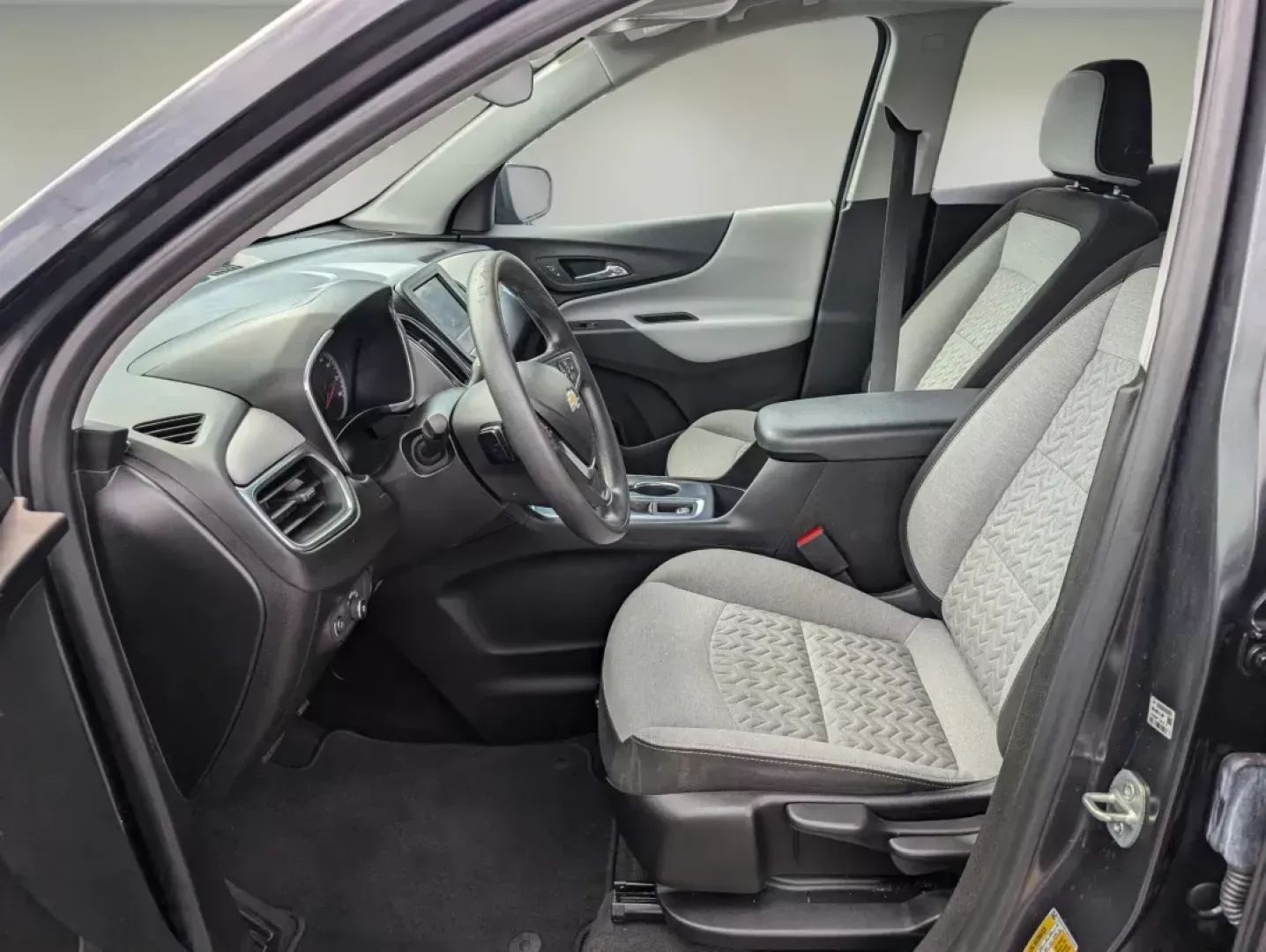 2022 /Medium Ash Gray Chevrolet Equinox LS (2GNAXHEV8N6) with an Turbocharged Gas I4 1.5L/92 engine, 6-Speed Automatic transmission, located at 3959 U.S. 80 W, Phenix City, AL, 36870, (334) 297-4885, 32.469296, -85.135185 - 2022 Chevrolet Equinox LS - Photo#10