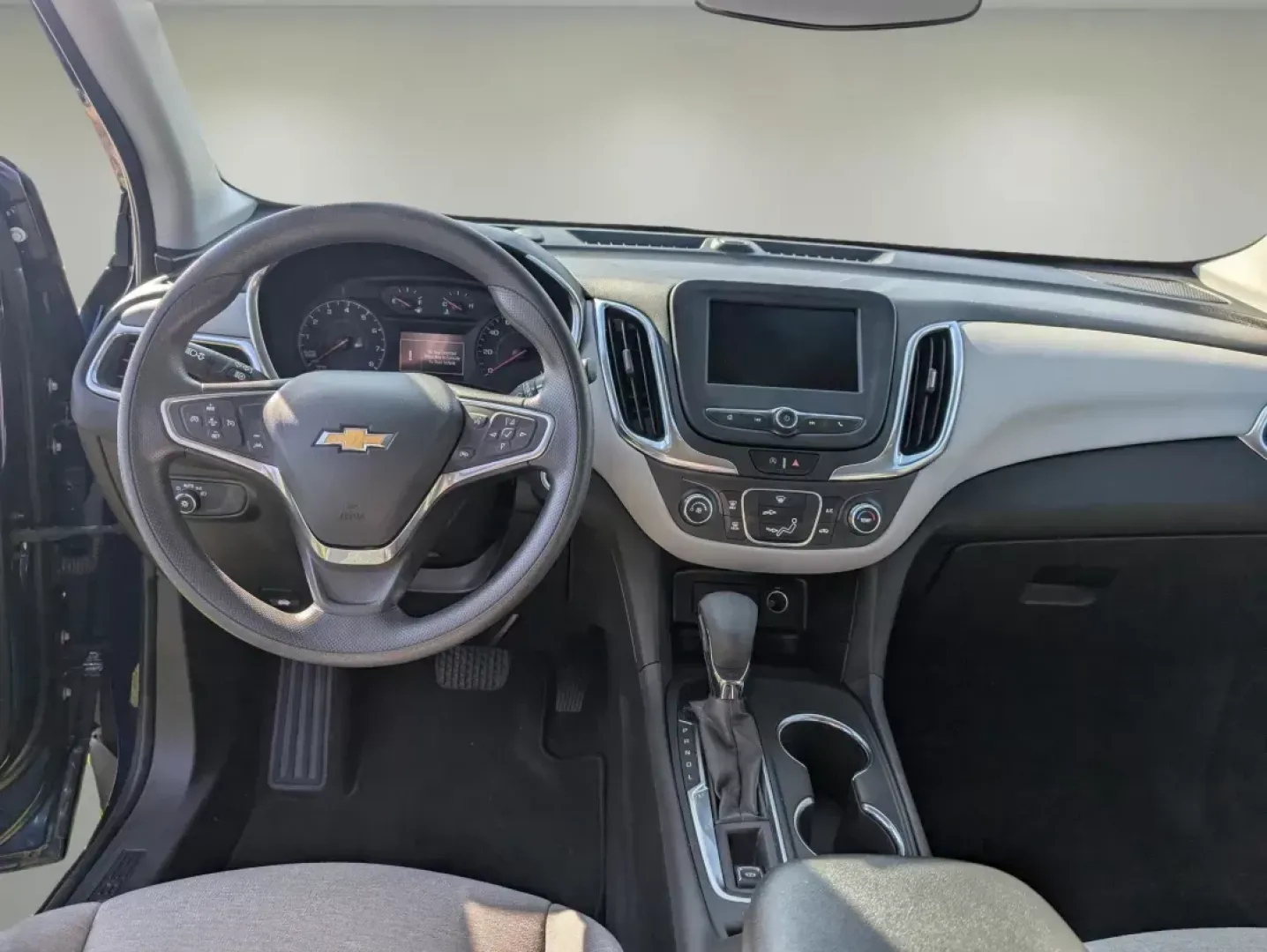 2022 /Medium Ash Gray Chevrolet Equinox LS (3GNAXHEV5NS) with an Turbocharged Gas I4 1.5L/92 engine, 6-Speed Automatic transmission, located at 3959 U.S. 80 W, Phenix City, AL, 36870, (334) 297-4885, 32.469296, -85.135185 - 2022 Chevrolet Equinox LS - Photo#11