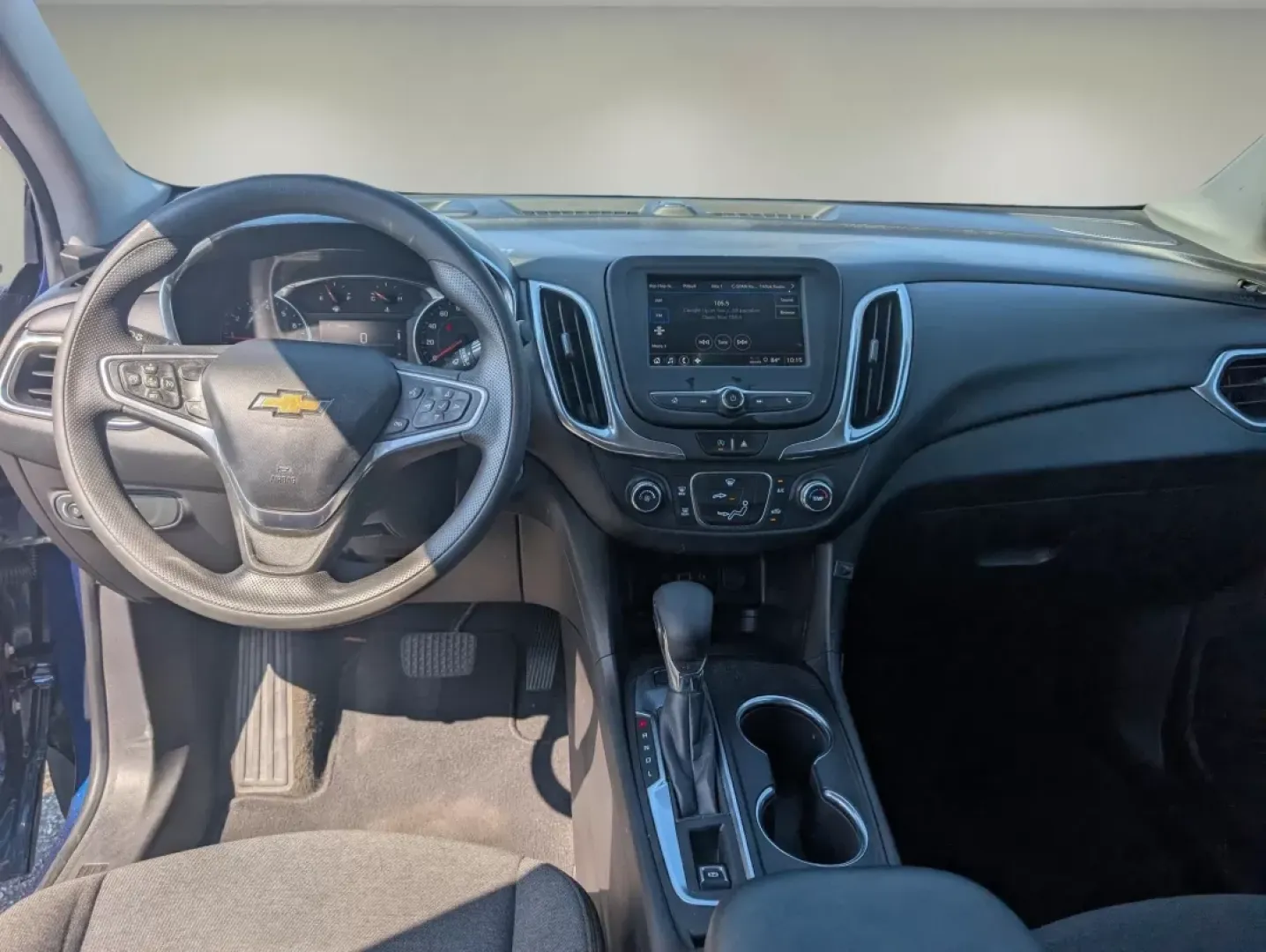 2022 /Jet Black Chevrolet Equinox LT (3GNAXUEV0NL) with an Other engine, located at 1430 Gateway Drive, Opelika, AL, 36801, (334) 239-0944, 32.637871, -85.409790 - **Explore the Open Road with the 2022 Chevrolet Equinox Your Perfect Adventure Companion!**<br /> <br /> Are you searching for the ideal vehicle that can transition seamlessly from weekday commutes to weekend escapades? Look no further than the stunning 2022 Chevrolet Equinox LT available now at Gi - Photo#11