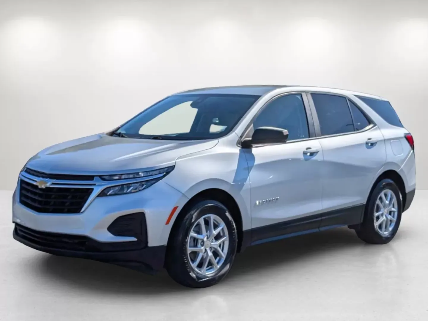 2022 /Medium Ash Gray Chevrolet Equinox LS (3GNAXHEV9NS) with an Other engine, located at 5115 14th Ave., Columbus, GA, 31904, (706) 323-0345, 32.511494, -84.971046 - **Discover Your Perfect Adventure Companion: 2022 Chevrolet Equinox LS at Gils Auto!**<br /> <br /> Are you in search of a reliable SUV that fits seamlessly into your active lifestyle? Look no further than the 2022 Chevrolet Equinox LS, now available at Gils Auto in Phenix City, AL. This versatile s - Photo#1