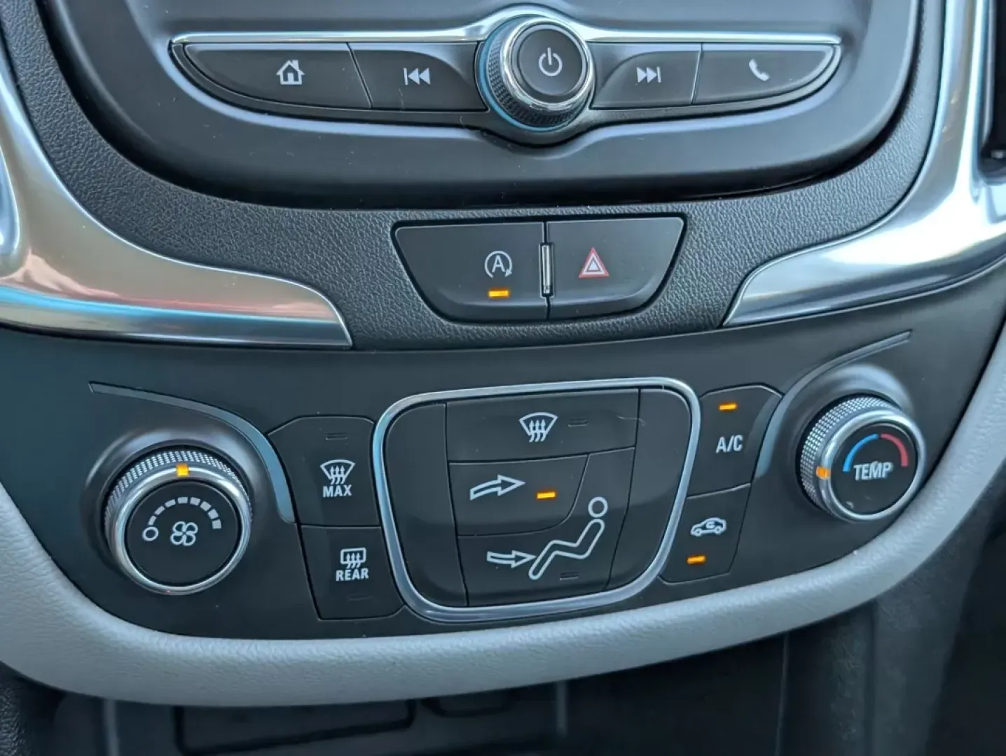 2022 /Medium Ash Gray Chevrolet Equinox LS (3GNAXHEV9NS) with an Other engine, located at 5115 14th Ave., Columbus, GA, 31904, (706) 323-0345, 32.511494, -84.971046 - **Discover Your Perfect Adventure Companion: 2022 Chevrolet Equinox LS at Gils Auto!**<br /> <br /> Are you in search of a reliable SUV that fits seamlessly into your active lifestyle? Look no further than the 2022 Chevrolet Equinox LS, now available at Gils Auto in Phenix City, AL. This versatile s - Photo#18